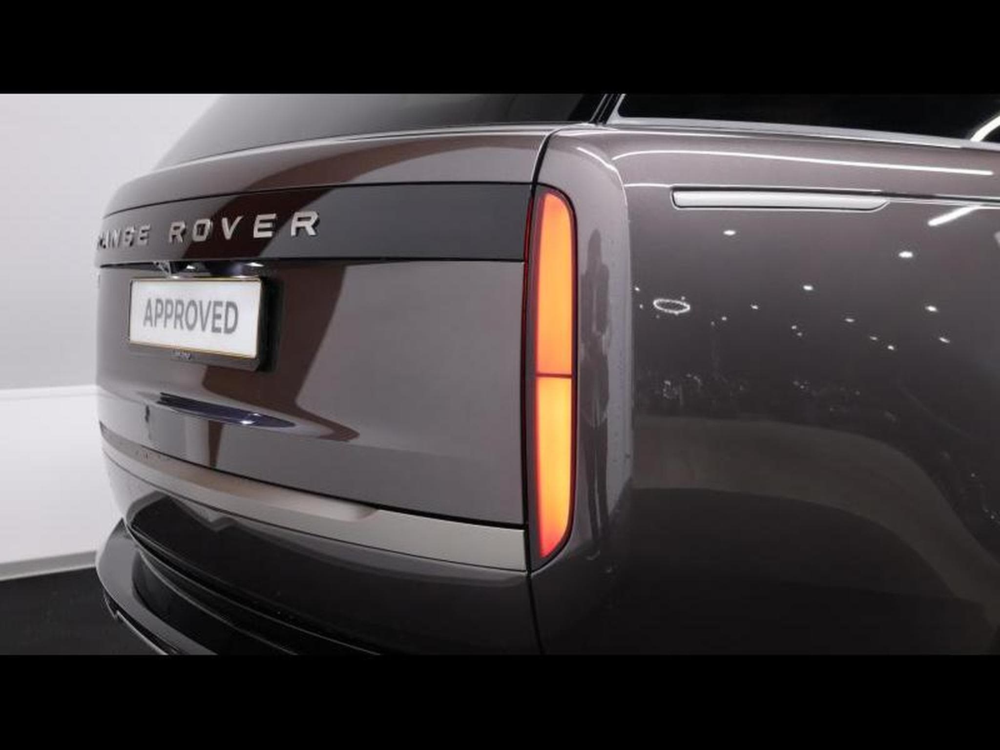 Land-Rover Range Rover SWB D300 SE AWD Auto (2026) - Photo 9