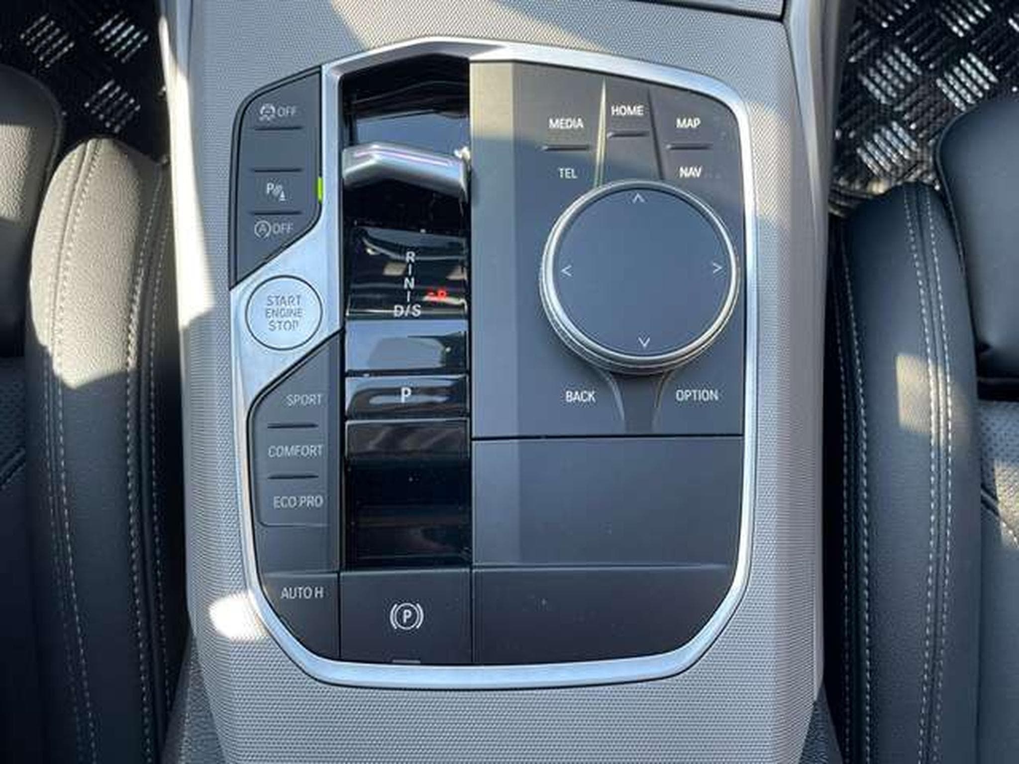 BMW 318 318i Touring Auto/sport-GARANTIE JUSQU'A 48 MOIS (2024) - Photo 26