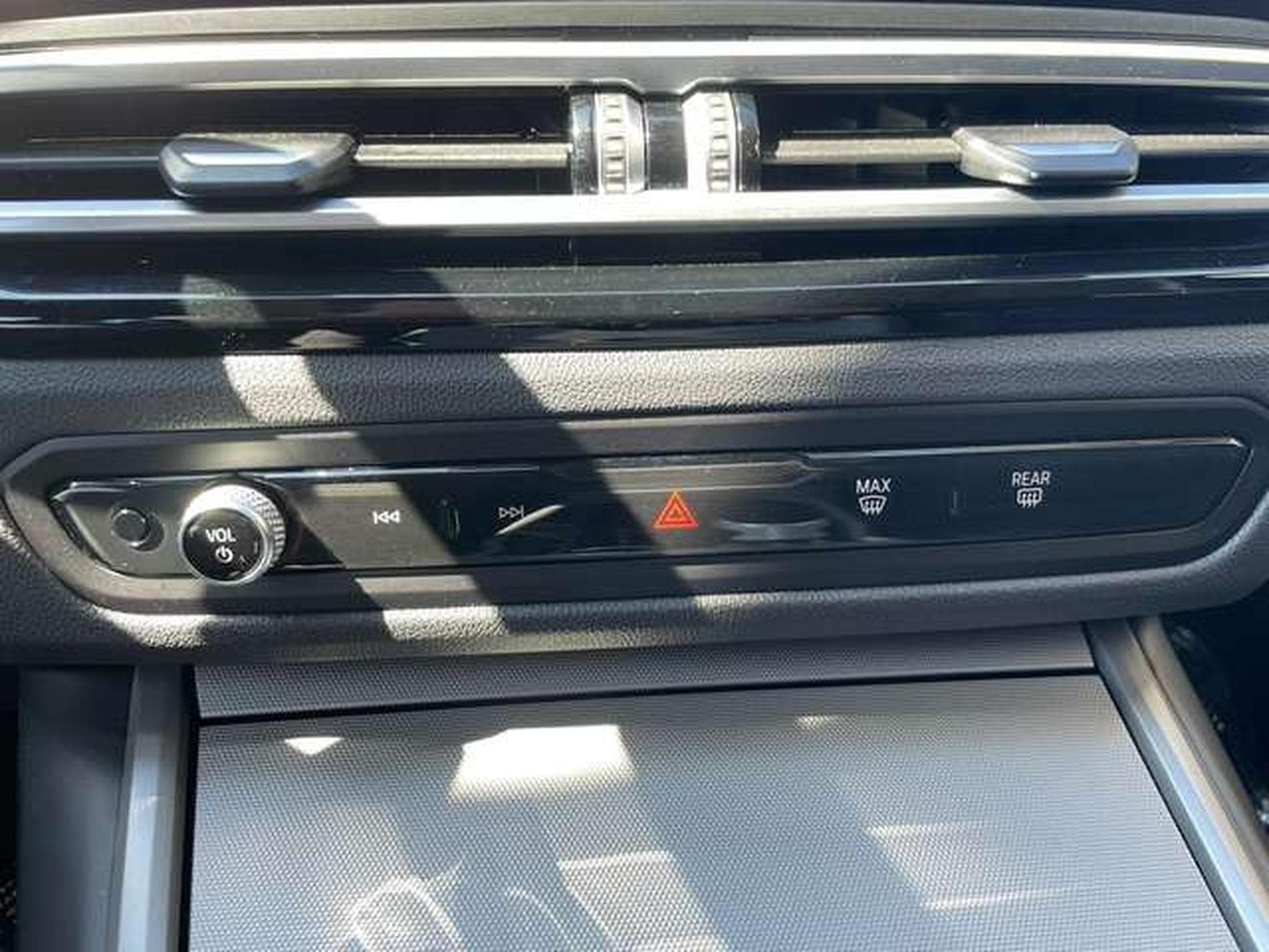 BMW 318 318i Touring Auto/sport-GARANTIE JUSQU'A 48 MOIS (2024) - Photo 27