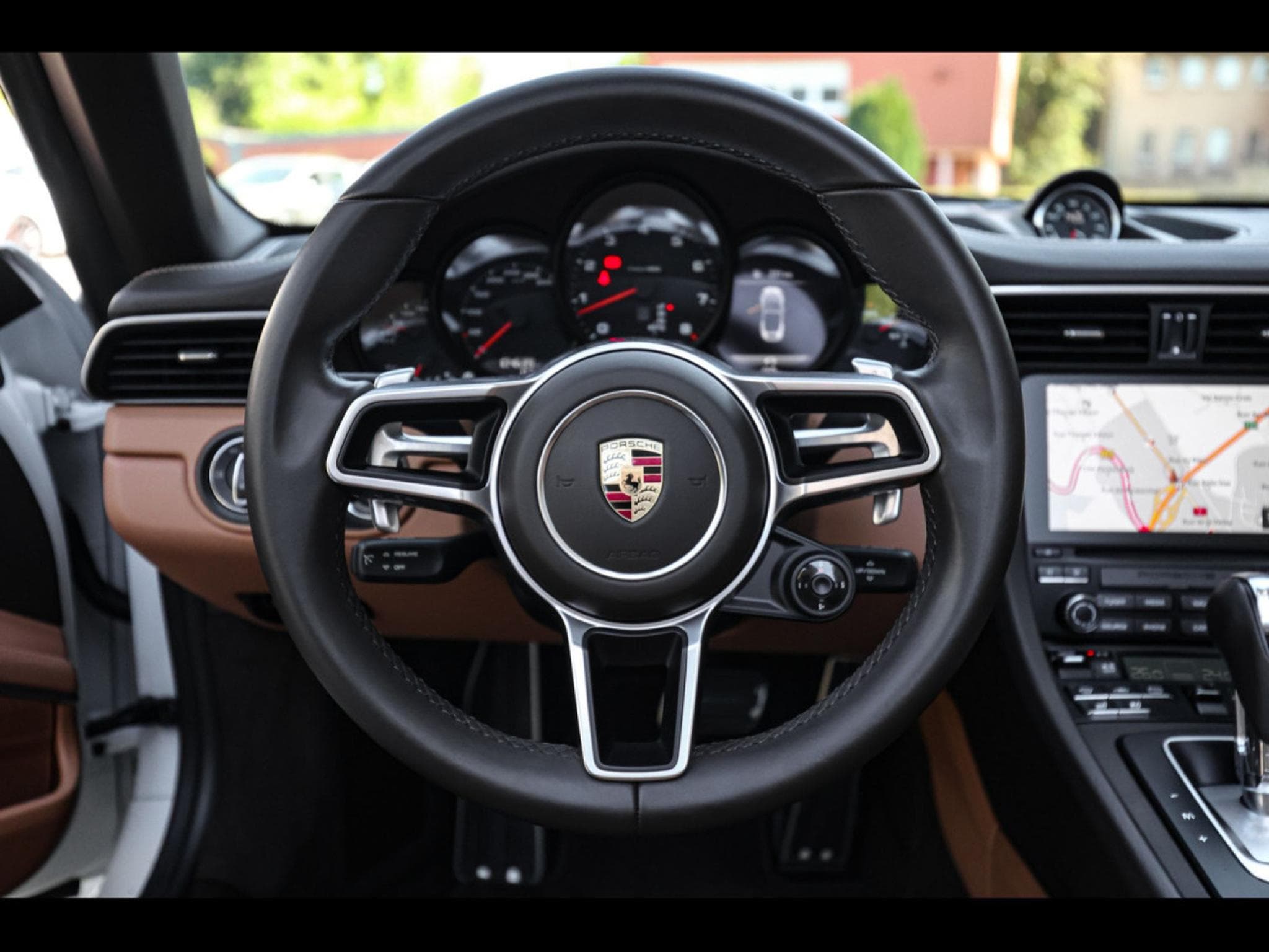 Porsche 911 (991.2) CARRERA S CABRIOLET PDK – WHITE (2016) - Photo 11