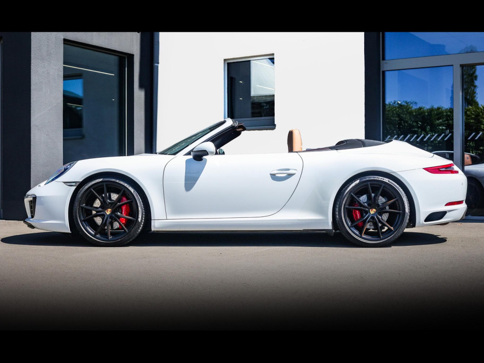 Porsche 911 (991.2) CARRERA S CABRIOLET PDK – WHITE (2016) - Photo 2