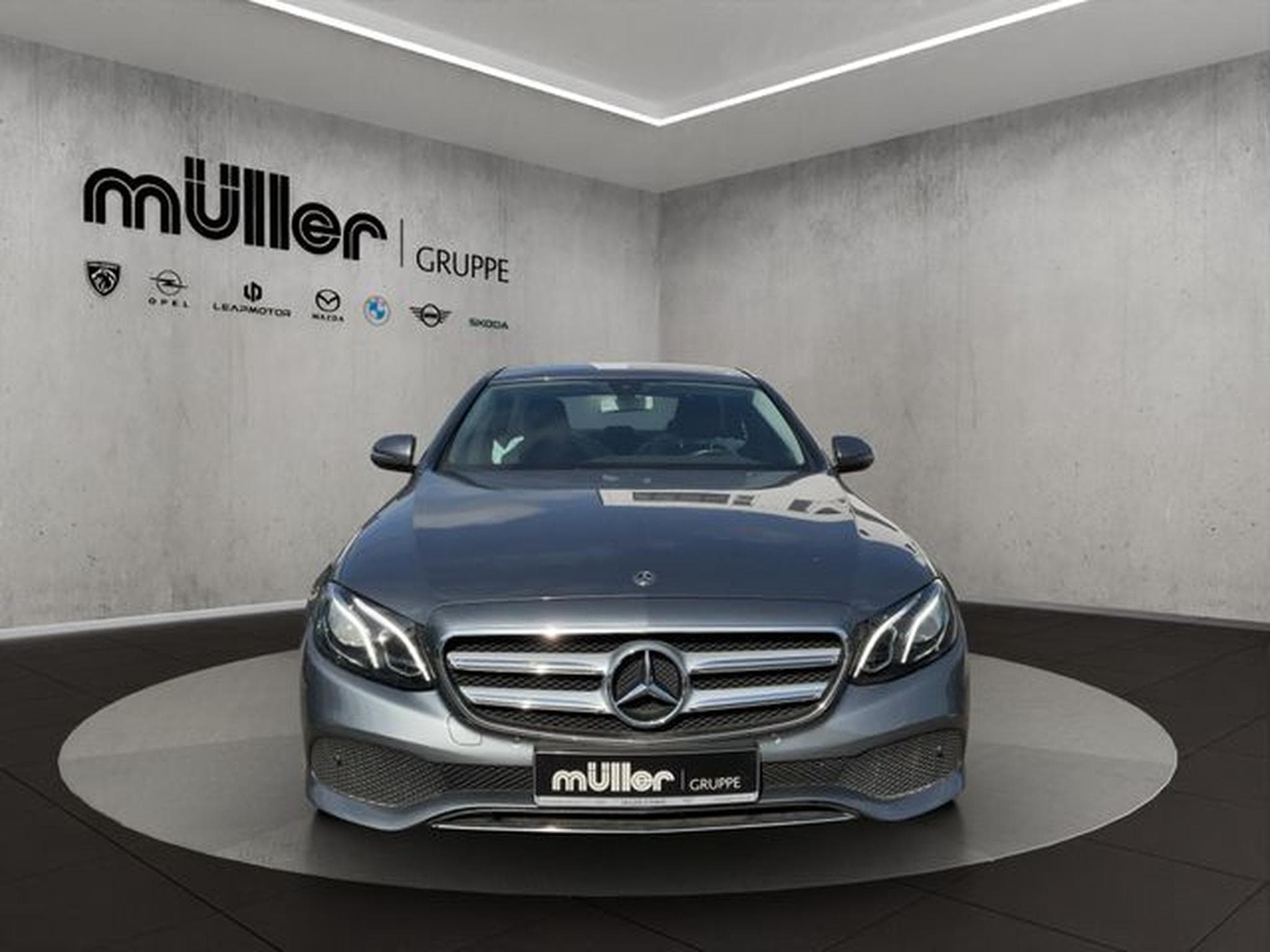 Mercedes E 220 E 220 LED AHK RÜCKFAHR NAVI SHZ (2018) - Foto 2