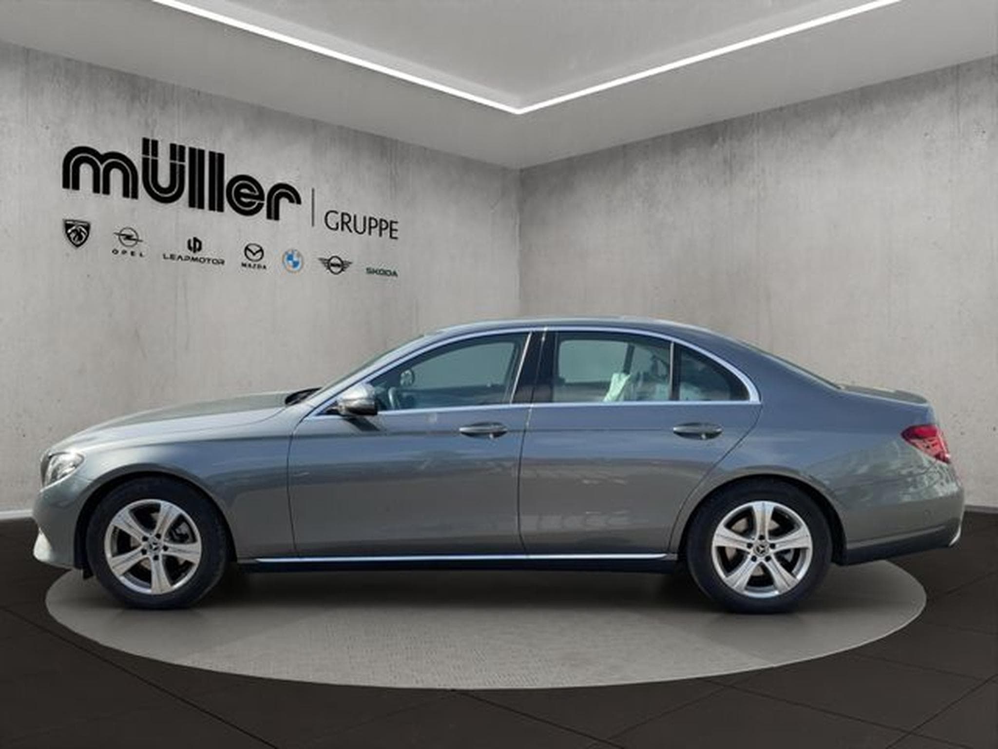 Mercedes E 220 E 220 LED AHK RÜCKFAHR NAVI SHZ (2018) - Foto 3