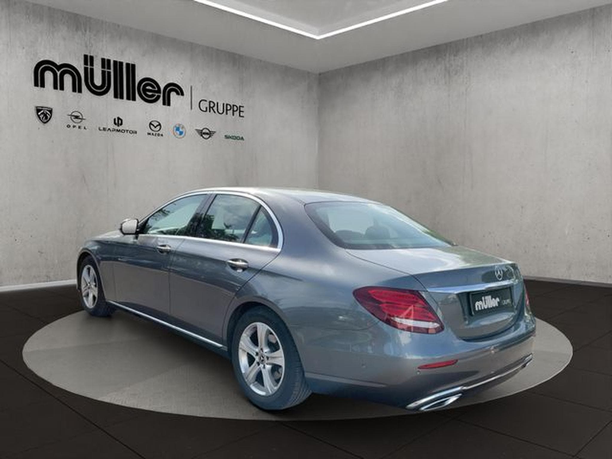 Mercedes E 220 E 220 LED AHK RÜCKFAHR NAVI SHZ (2018) - Foto 4