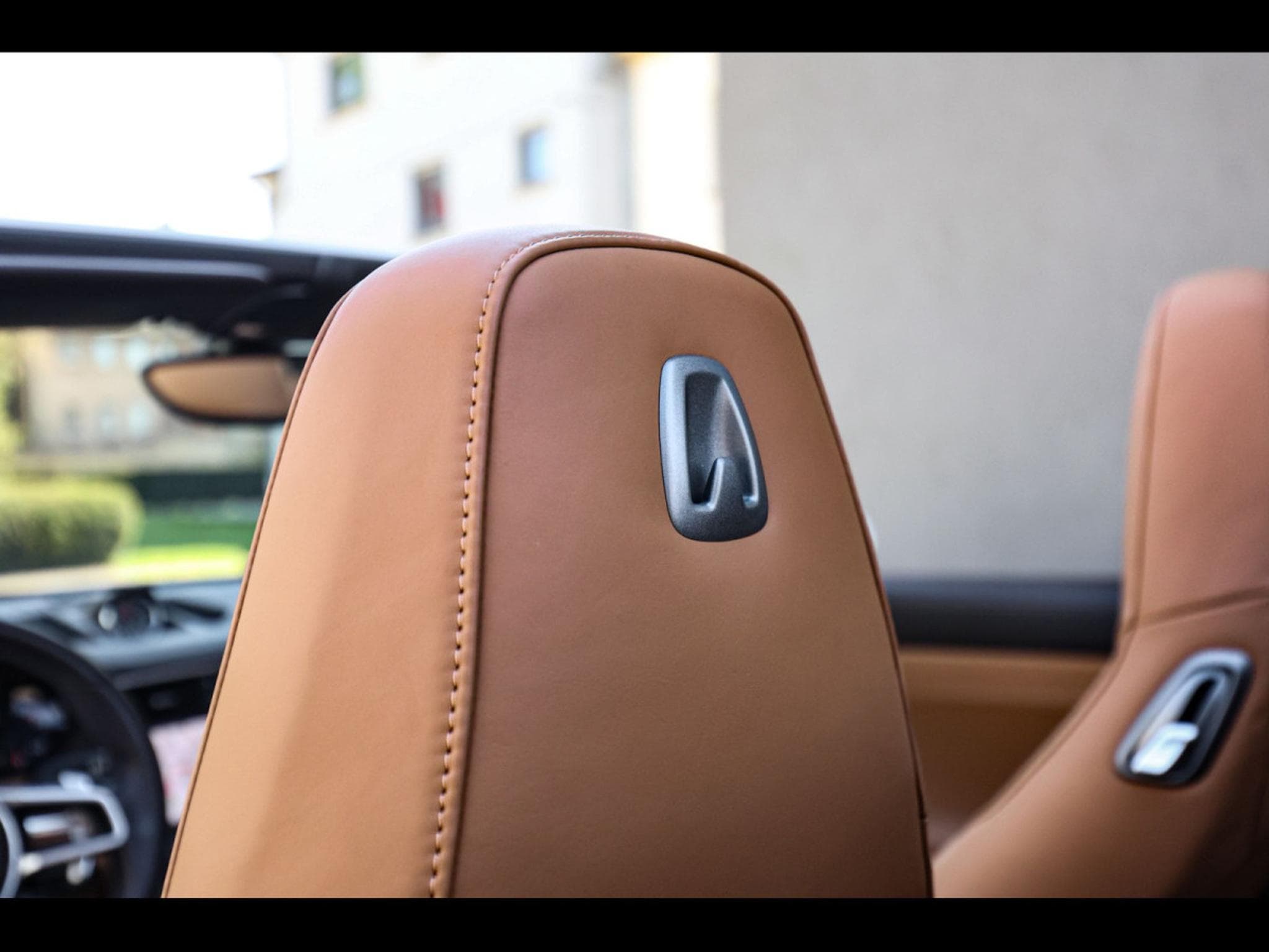 Porsche 911 .2 911 CARRERA S CABRIOLET PDK – WHITE (2016) - Photo 24