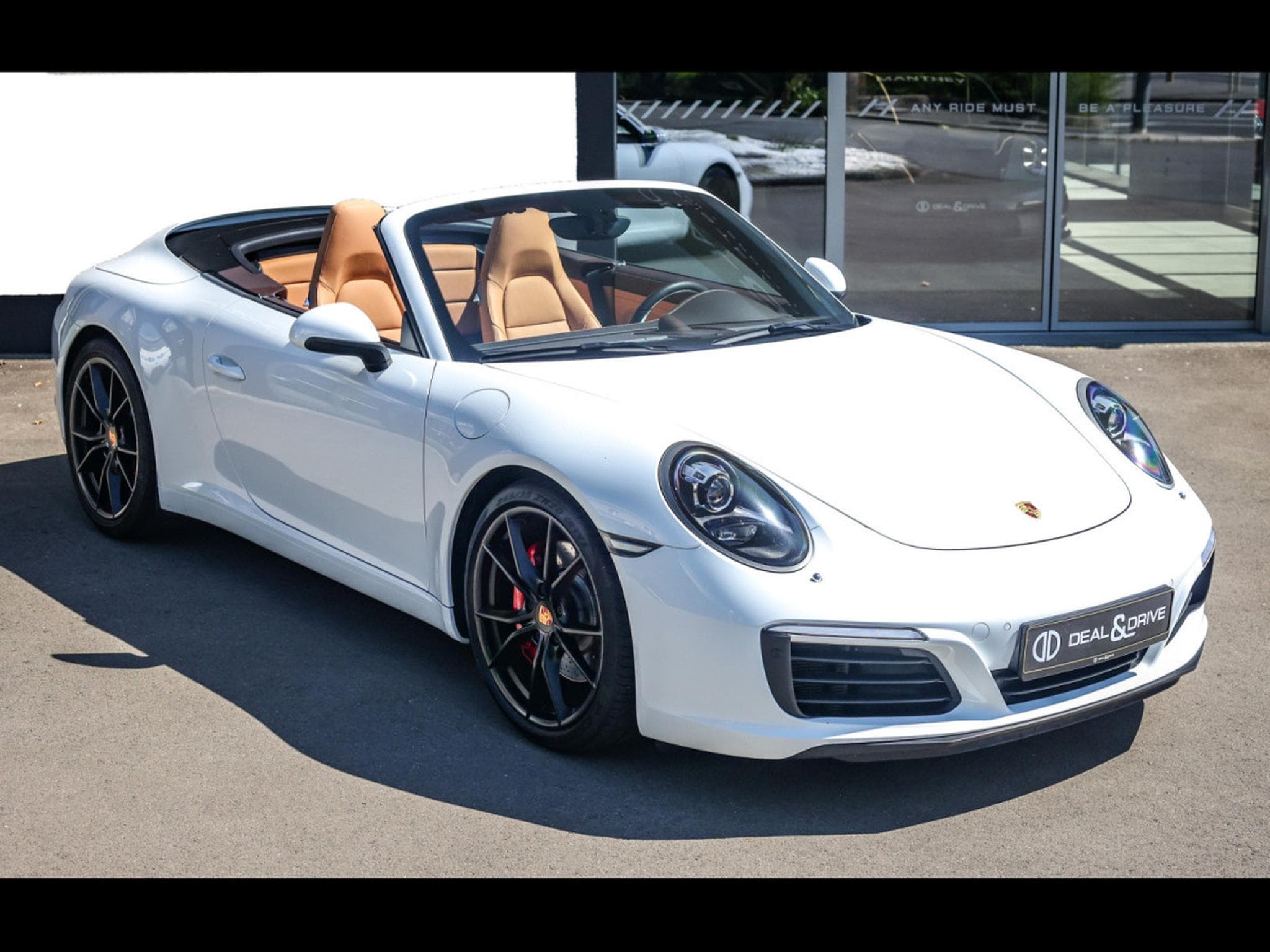 Porsche 911 .2 911 CARRERA S CABRIOLET PDK – WHITE (2016) - Photo 6