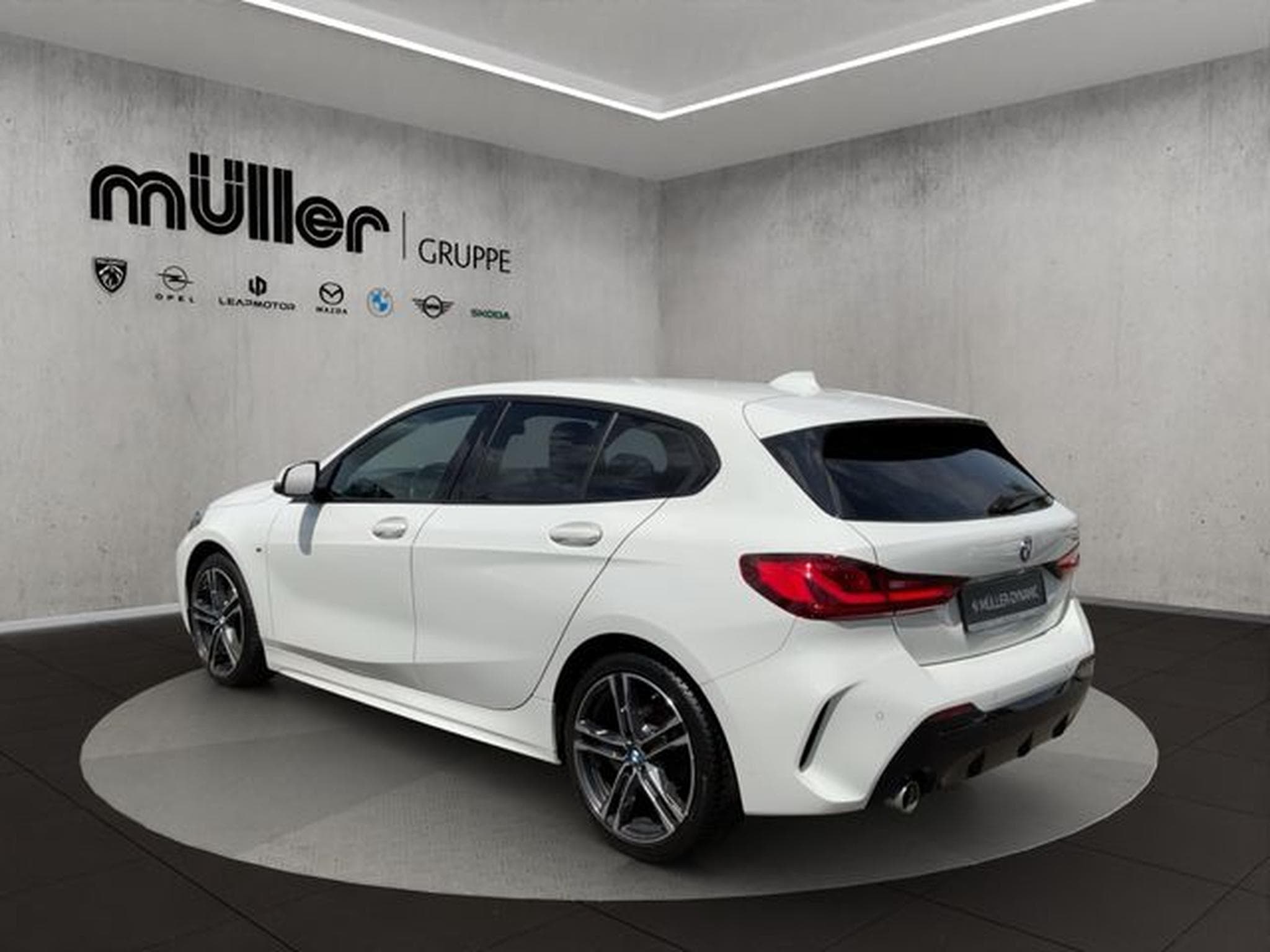 BMW 118 118i M SPORT LED TEMPOMAT KLIMAAUTO (2023) - Photo 4