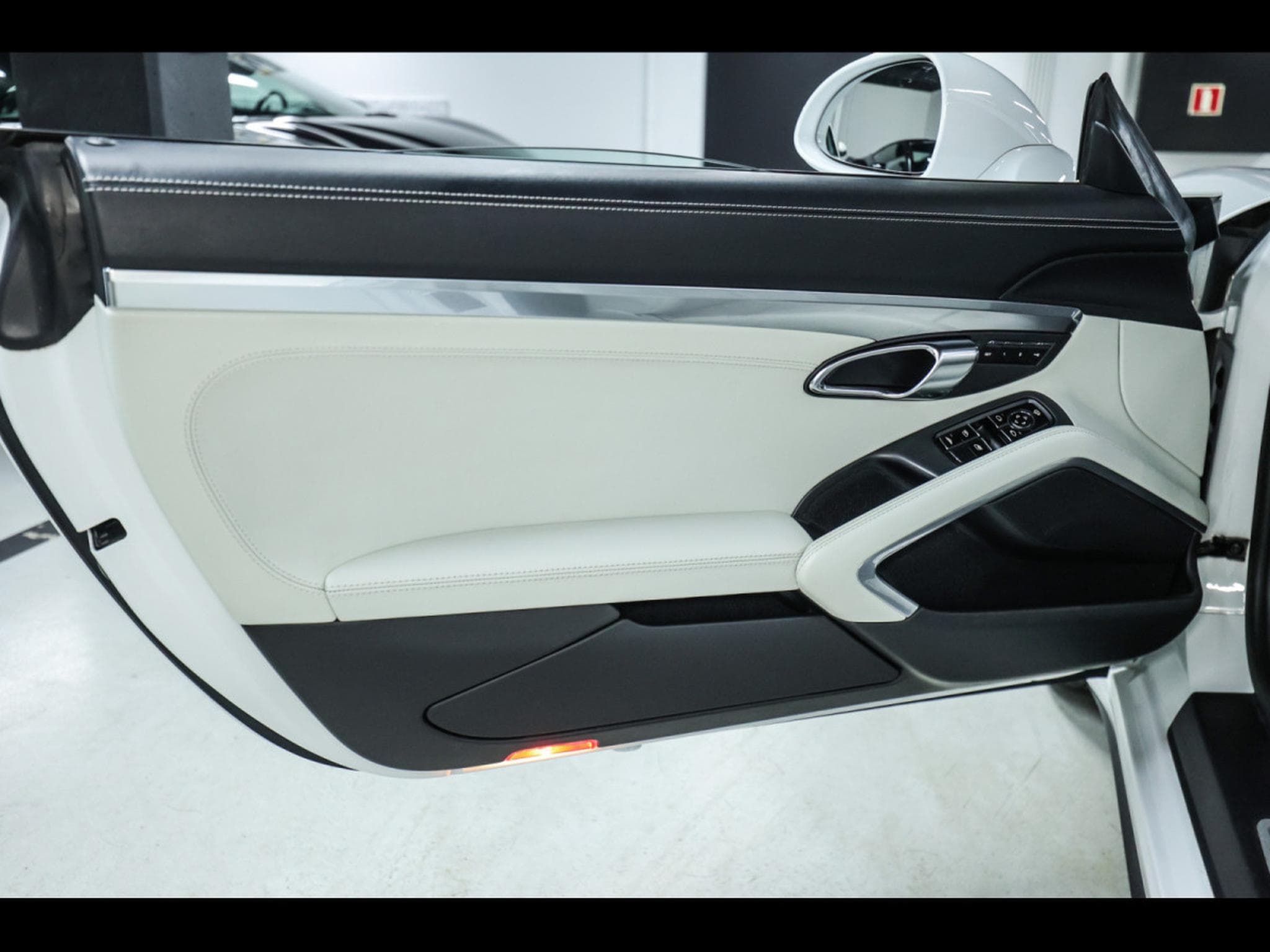 Porsche 911 991.1 CARRERA 4S CABRIOLET PDK (2014) - Photo 10