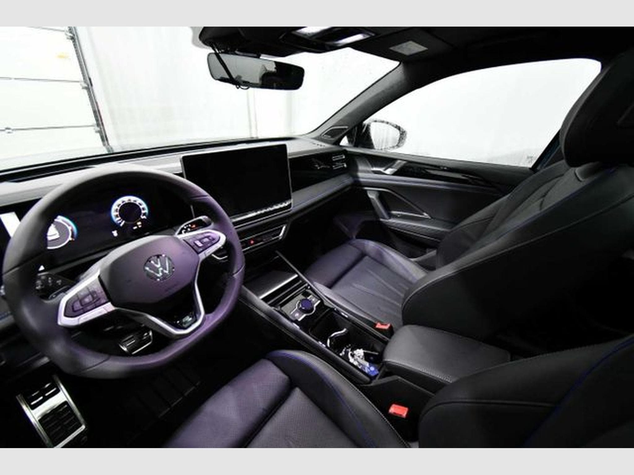 VW Tiguan Tiguan Diesel 2.0 TDI SCR 4MOTION DSG R-Line - S (2025) - Photo 5