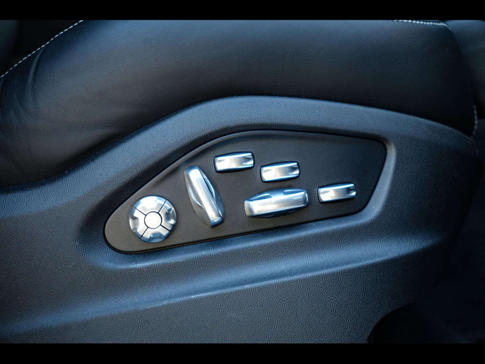 Porsche Cayenne TURBO COUPE TIPTRONIC – MOONLIGHT BLUE (2020) - Photo 14