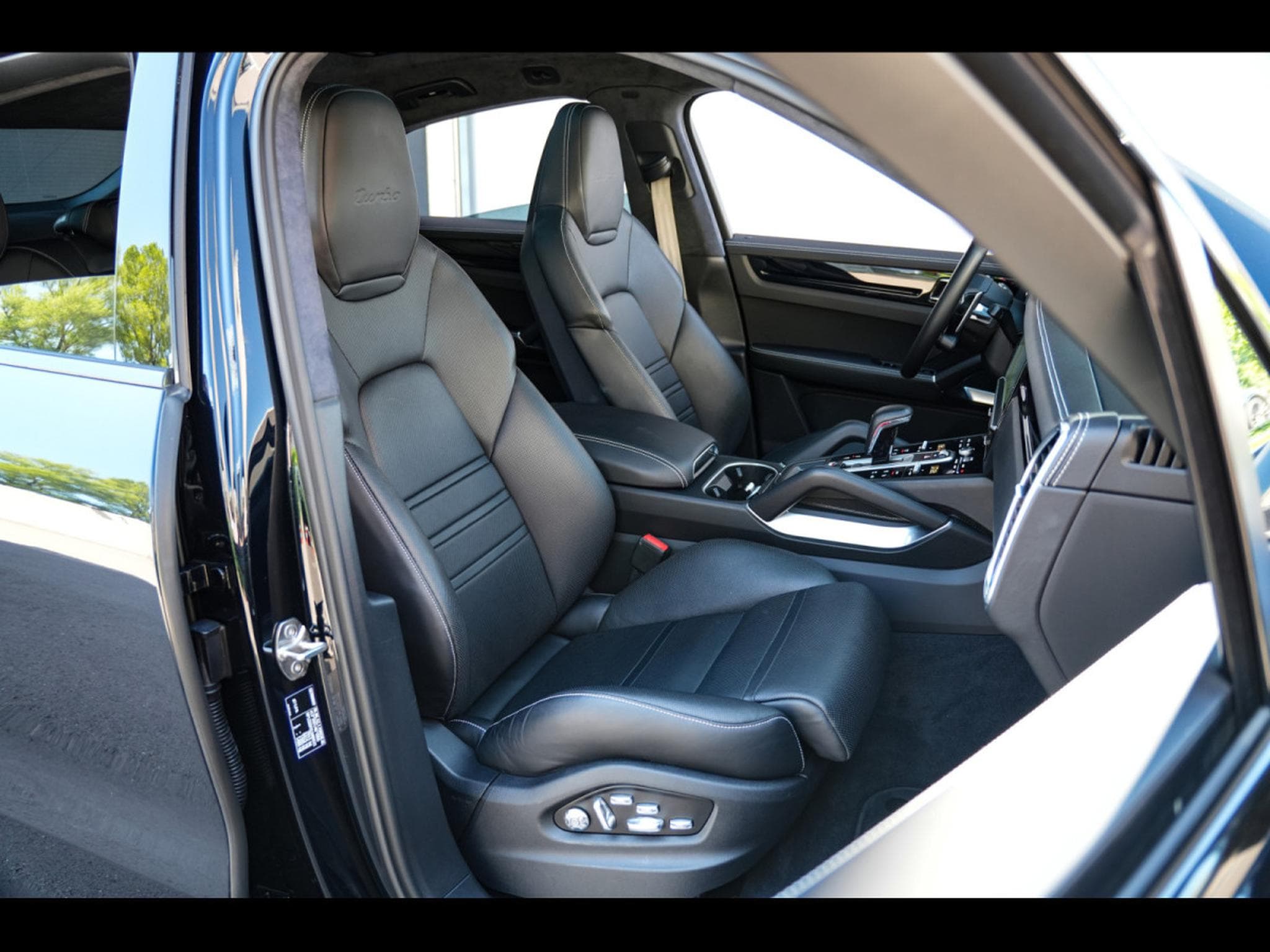 Porsche Cayenne TURBO COUPE TIPTRONIC – MOONLIGHT BLUE (2020) - Photo 18