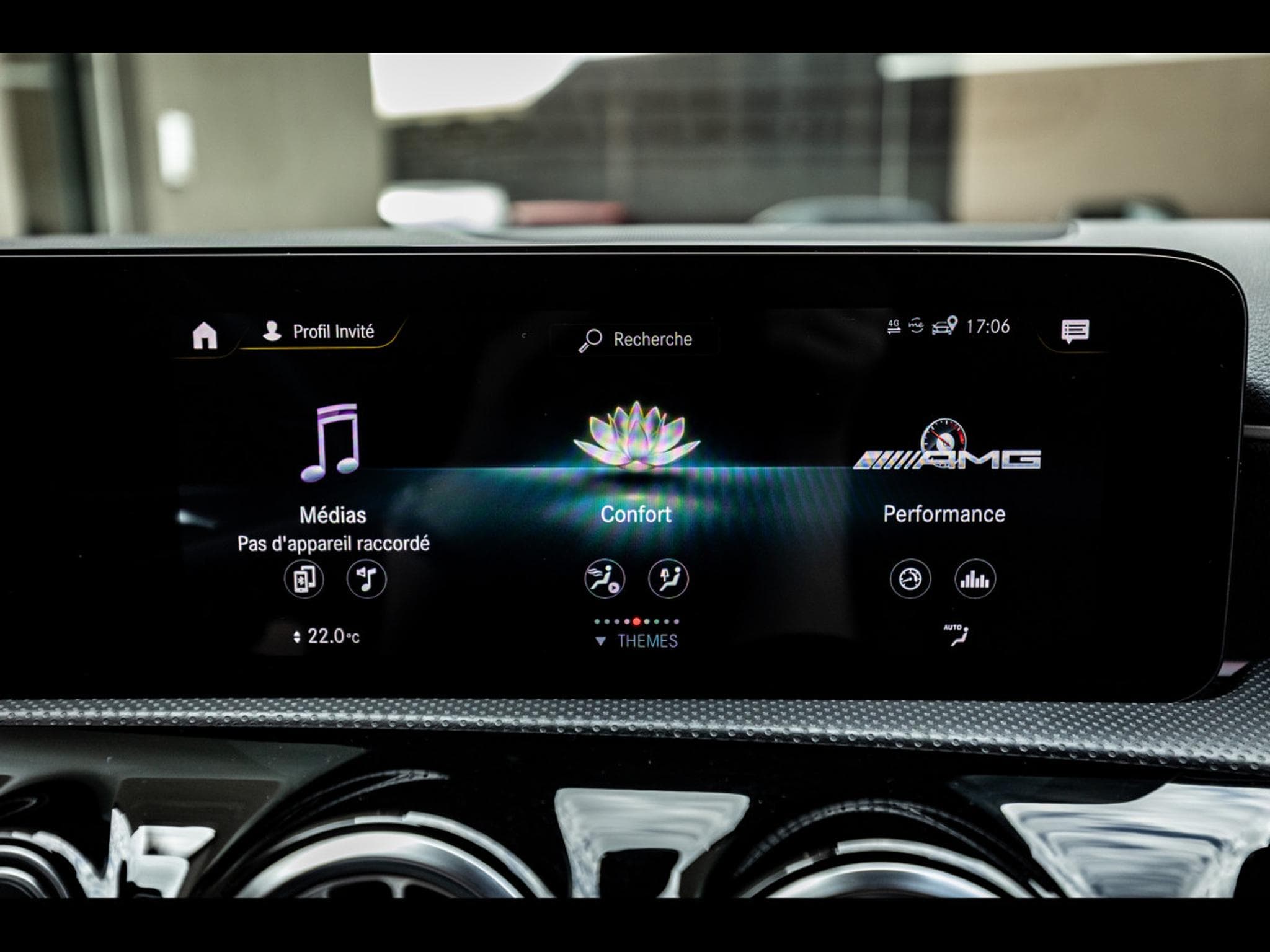 Mercedes A 35 AMG 4M+°KOSMOS BLACK (2021) - Photo 24