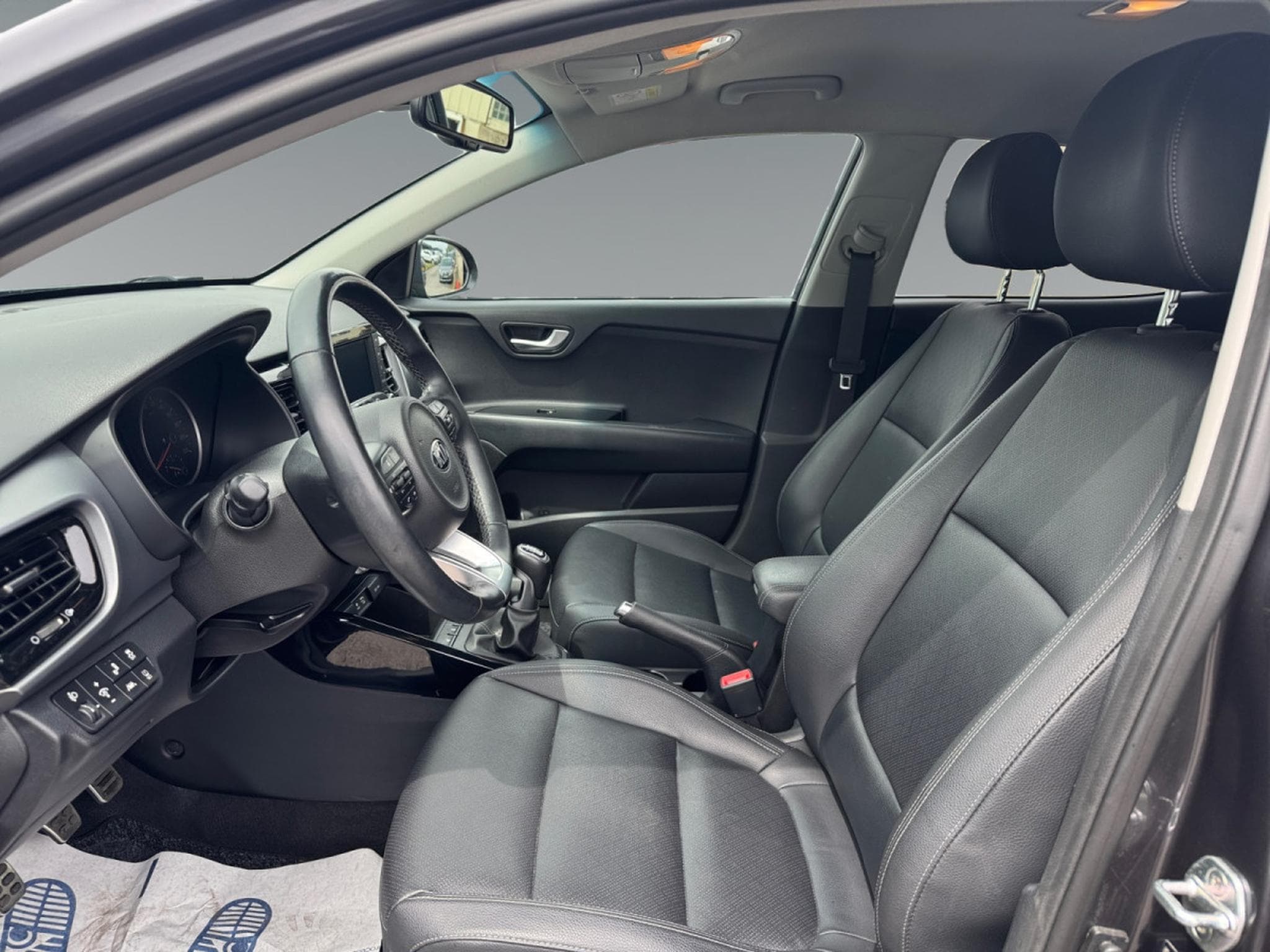Kia Stonic Sense 1.0T ISG (2017) - Foto 10