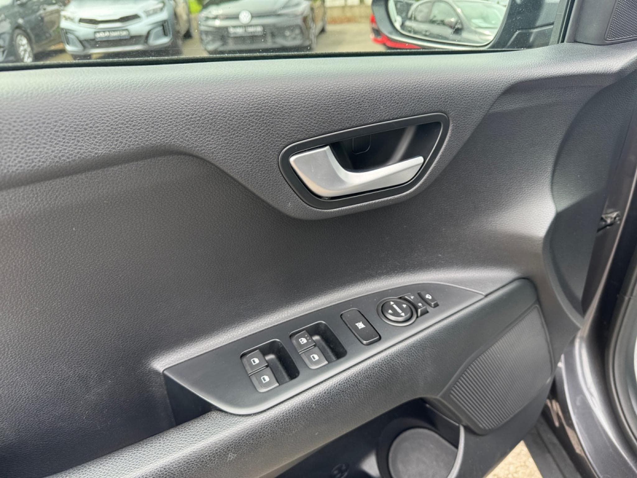 Kia Stonic Sense 1.0T ISG (2017) - Foto 11