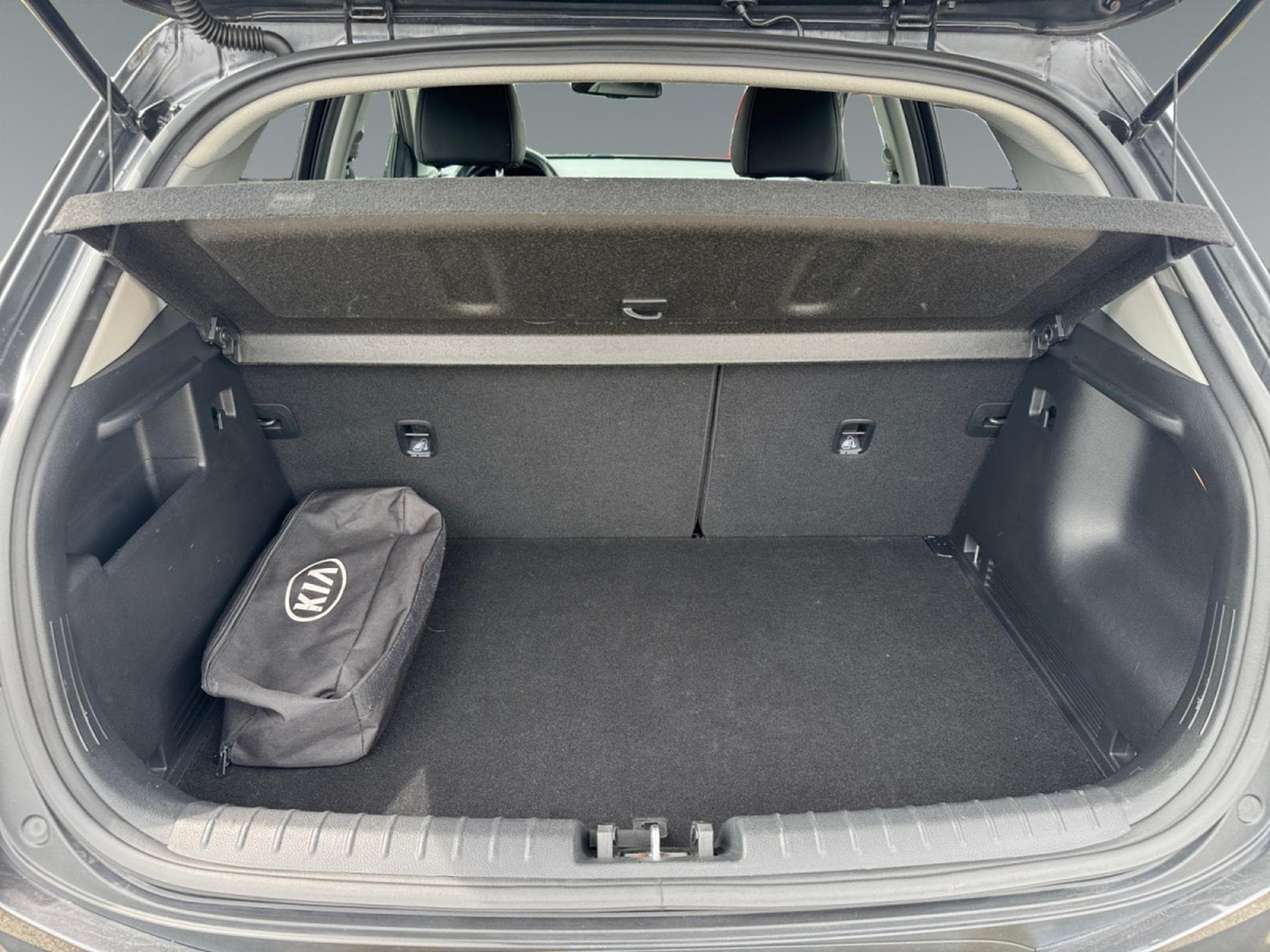 Kia Stonic Sense 1.0T ISG (2017) - Photo 19