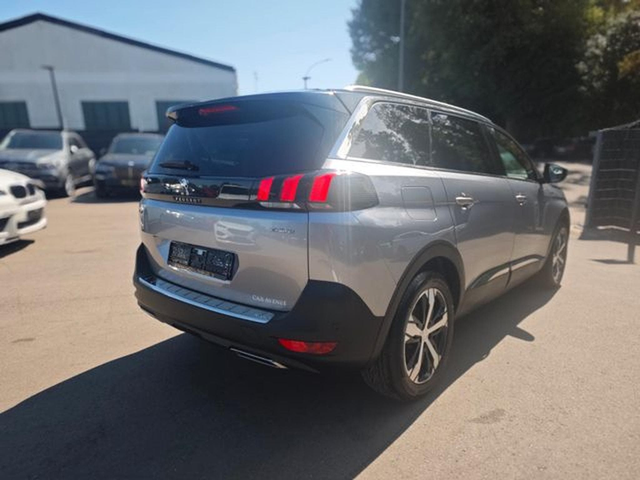 Peugeot 5008 5008 GT-LINE*AUT.*7.SITZER*AHK*ACC*PANORAMA* (2018) - Photo 6