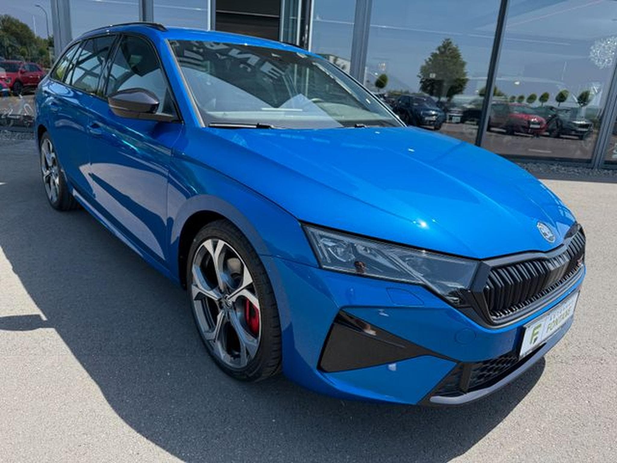 Skoda Octavia Octavia Kombi 2.0TSI RS 19"Leder Canton Facelift (2025) - Photo 3