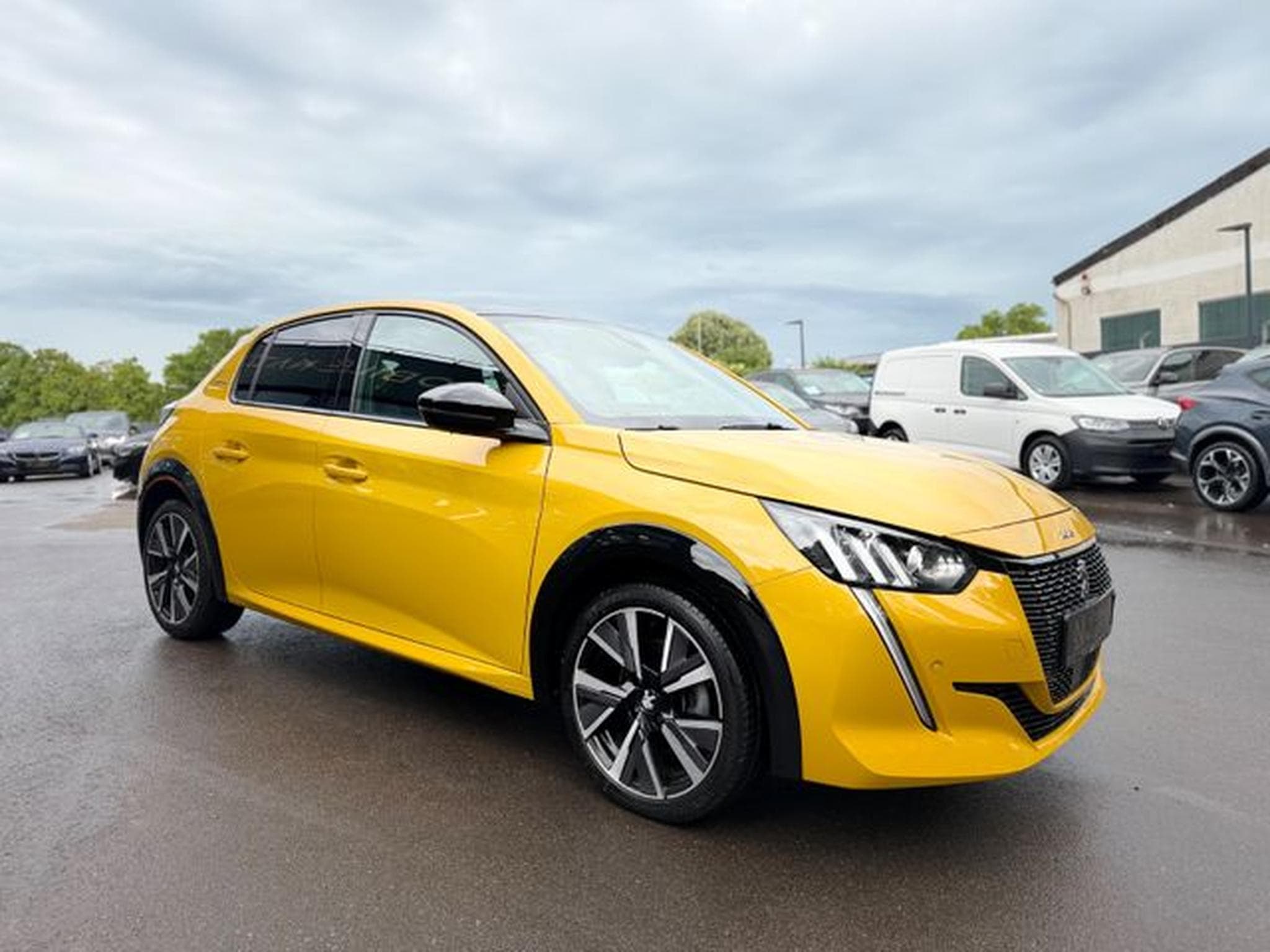 Peugeot 208 208 GT-LINE *VIRTUELL*NAVI*KAMERA*SHZ*ALU* (2020) - Photo 3