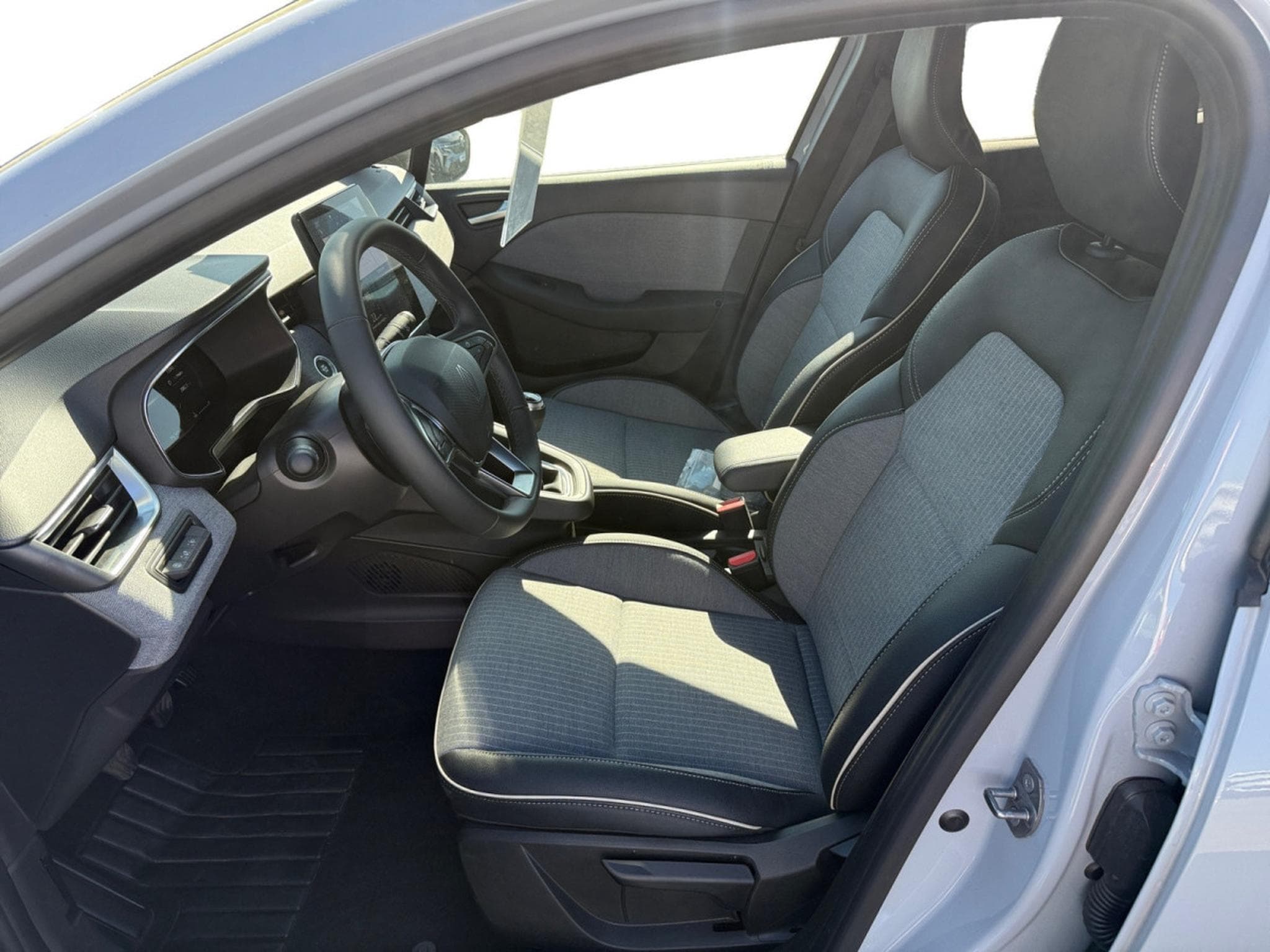 Renault Clio 1.0 Tce Techno (2025) - Photo 7