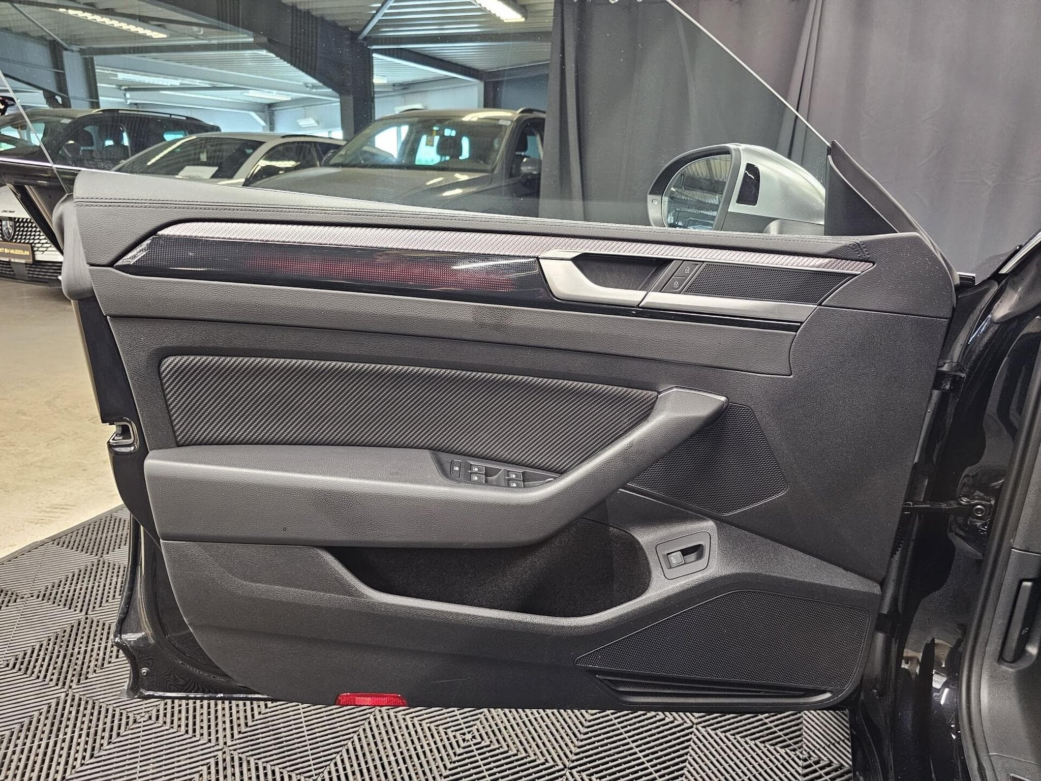VW Arteon R Shooting Brake 2.0 320cv 4motion CAMERA/ATTELAGE/HAYON ELE (2024) - Foto 11