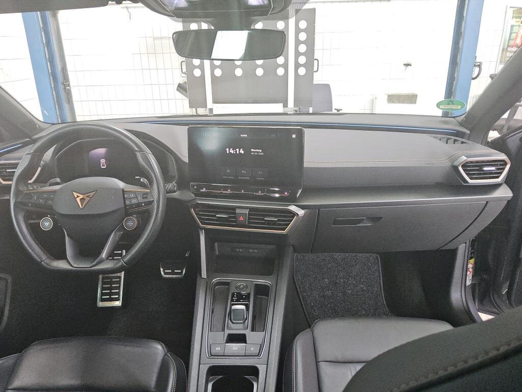 Cupra Leon VZ 2.0 TSI 301cv  CUIR / PANORAMA / SATELLITES (2023) - Foto 4