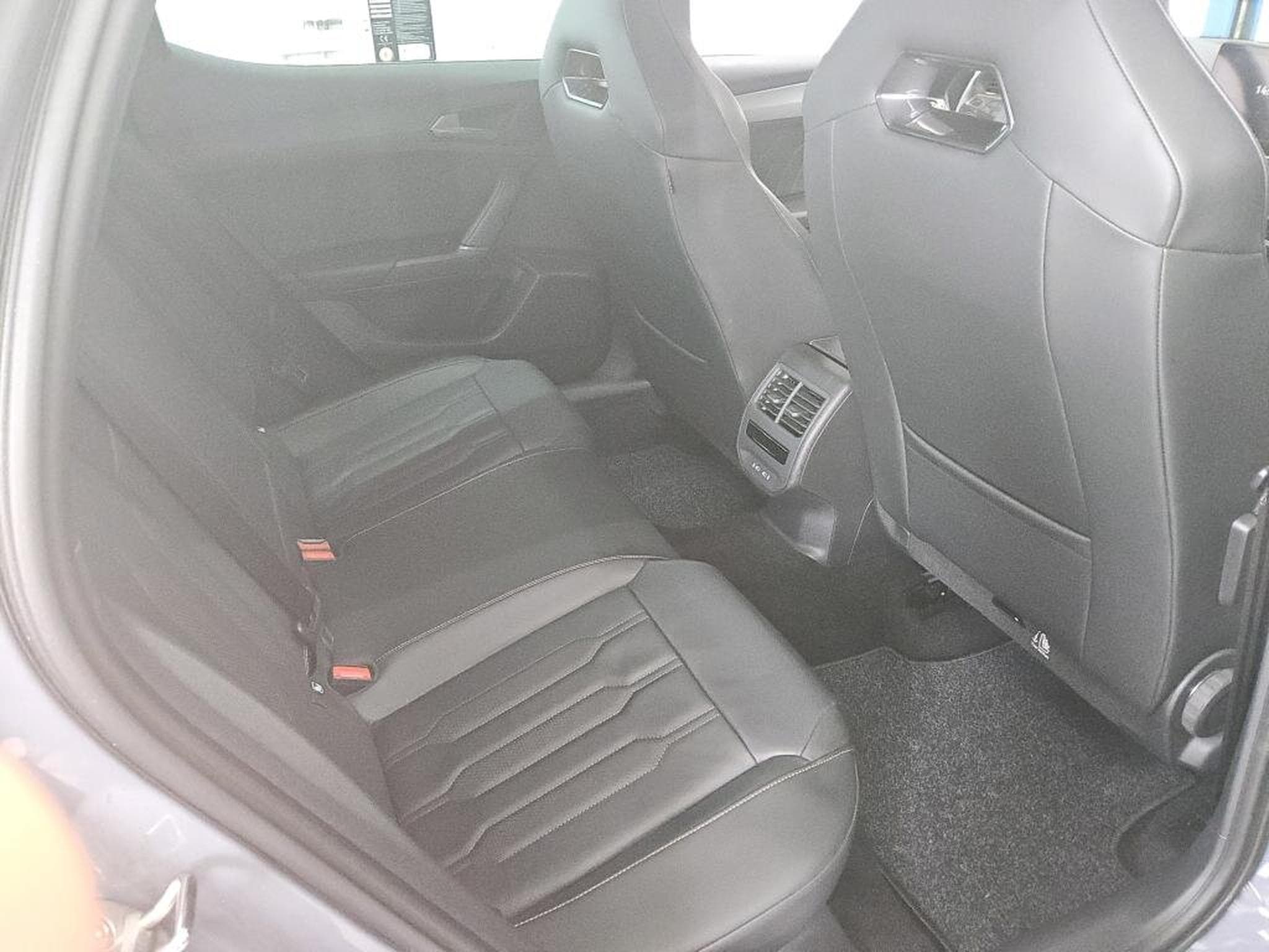 Cupra Leon VZ 2.0 TSI 301cv  CUIR / PANORAMA / SATELLITES (2023) - Foto 5