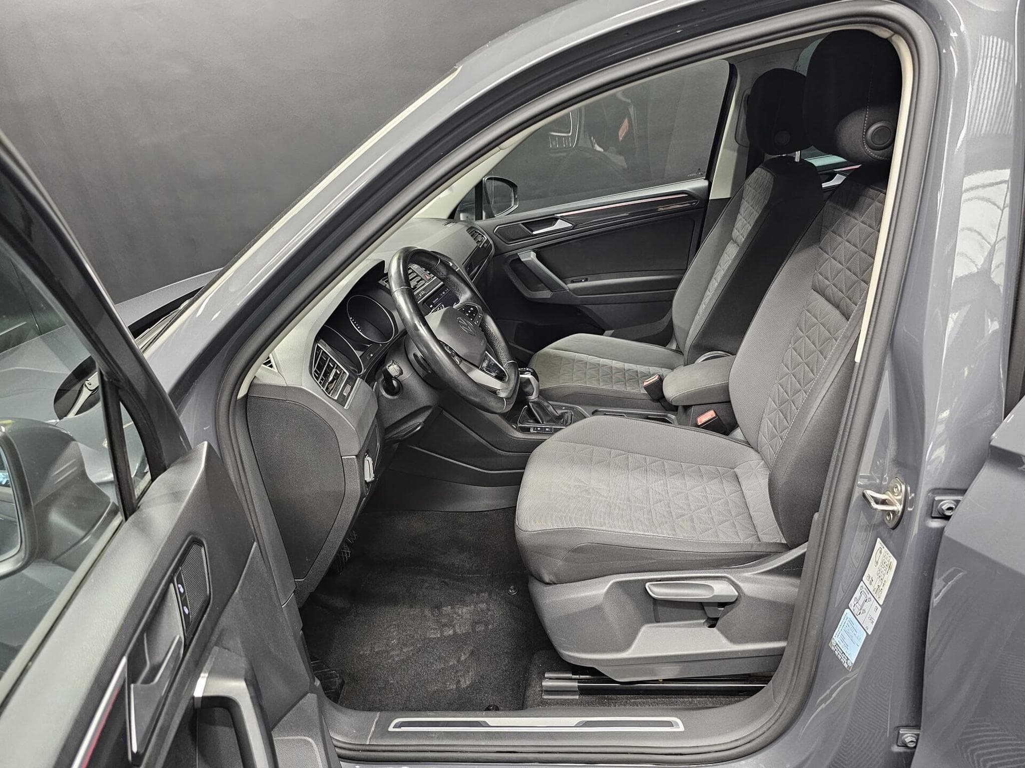 VW Tiguan Life 2.0 TDI 150 DSG7 (2023) - Foto 11