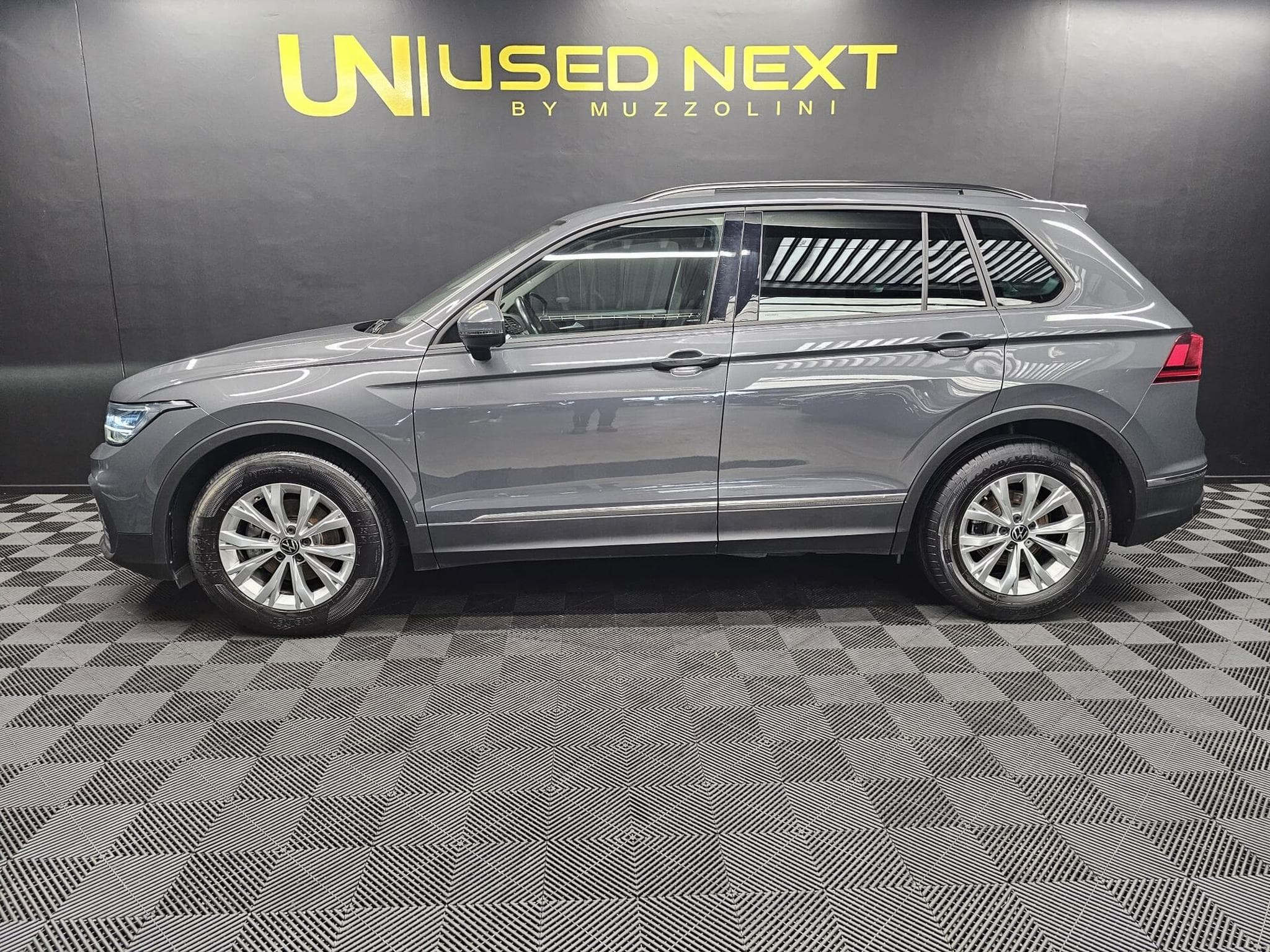 VW Tiguan Life 2.0 TDI 150 DSG7 (2023) - Foto 2