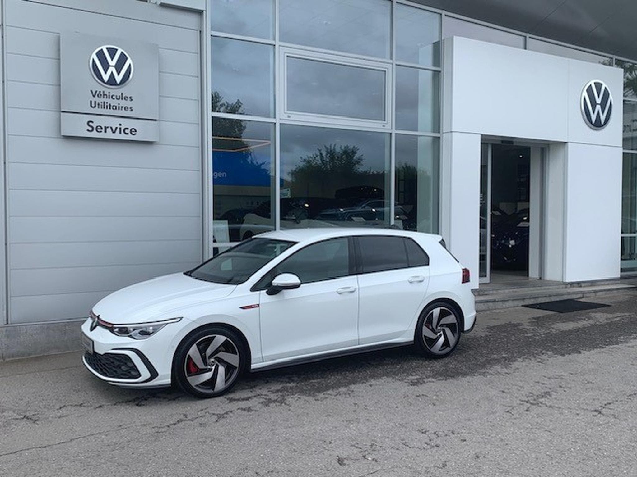 VW Golf GTI 2.0TSI 245CV DSG7 (2024) - Photo 1