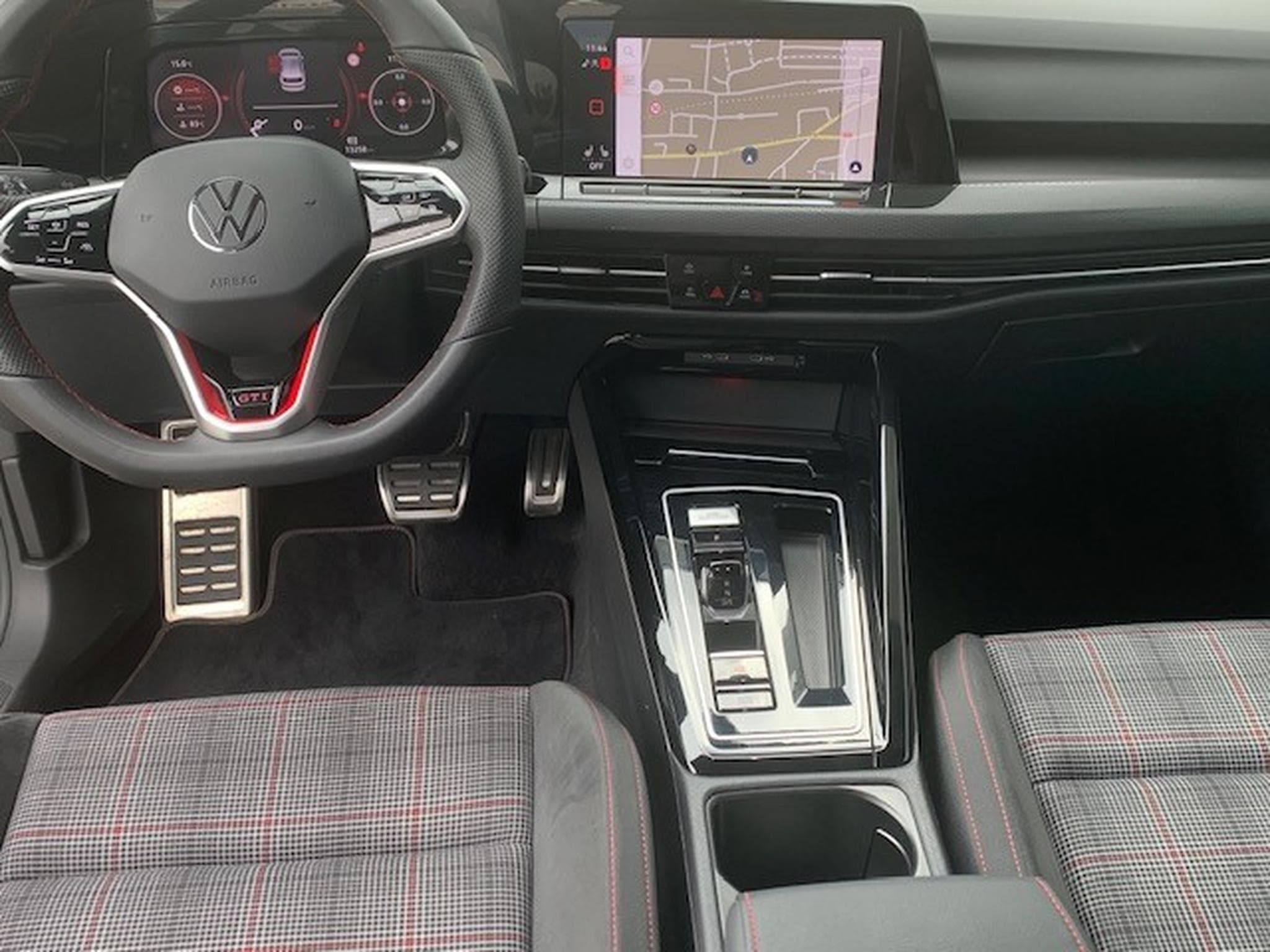VW Golf GTI 2.0TSI 245CV DSG7 (2024) - Photo 3