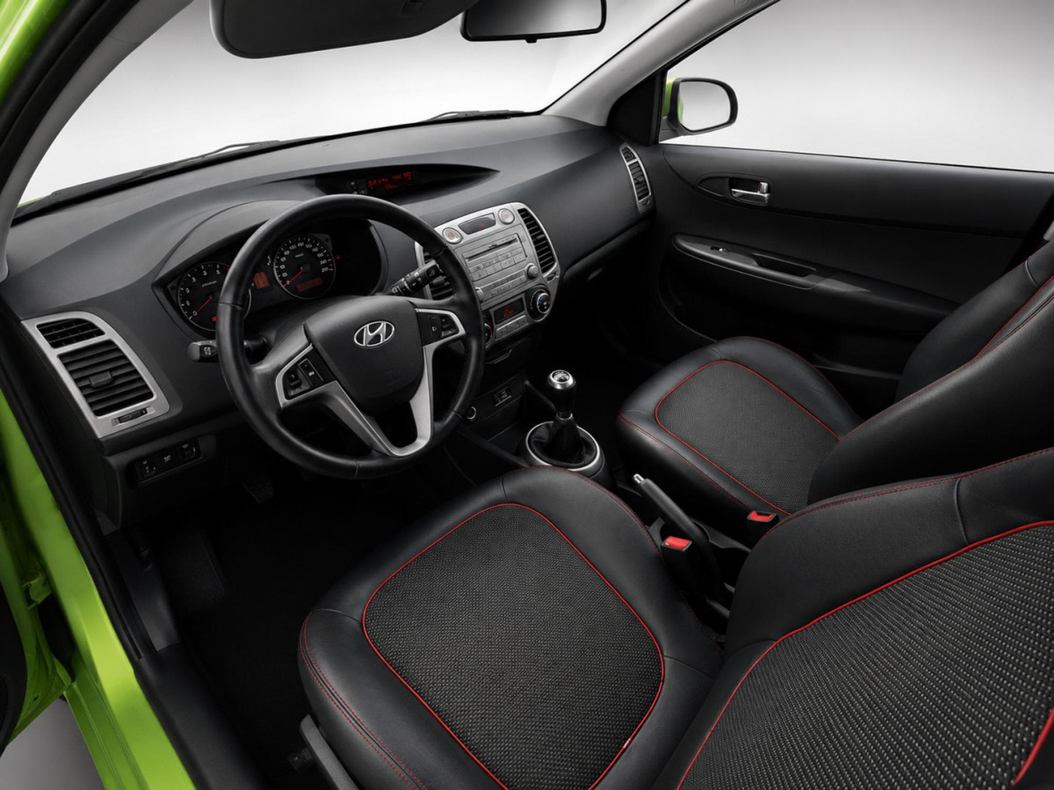Hyundai i20 1.4i 100 Confort (2010) - Photo 5