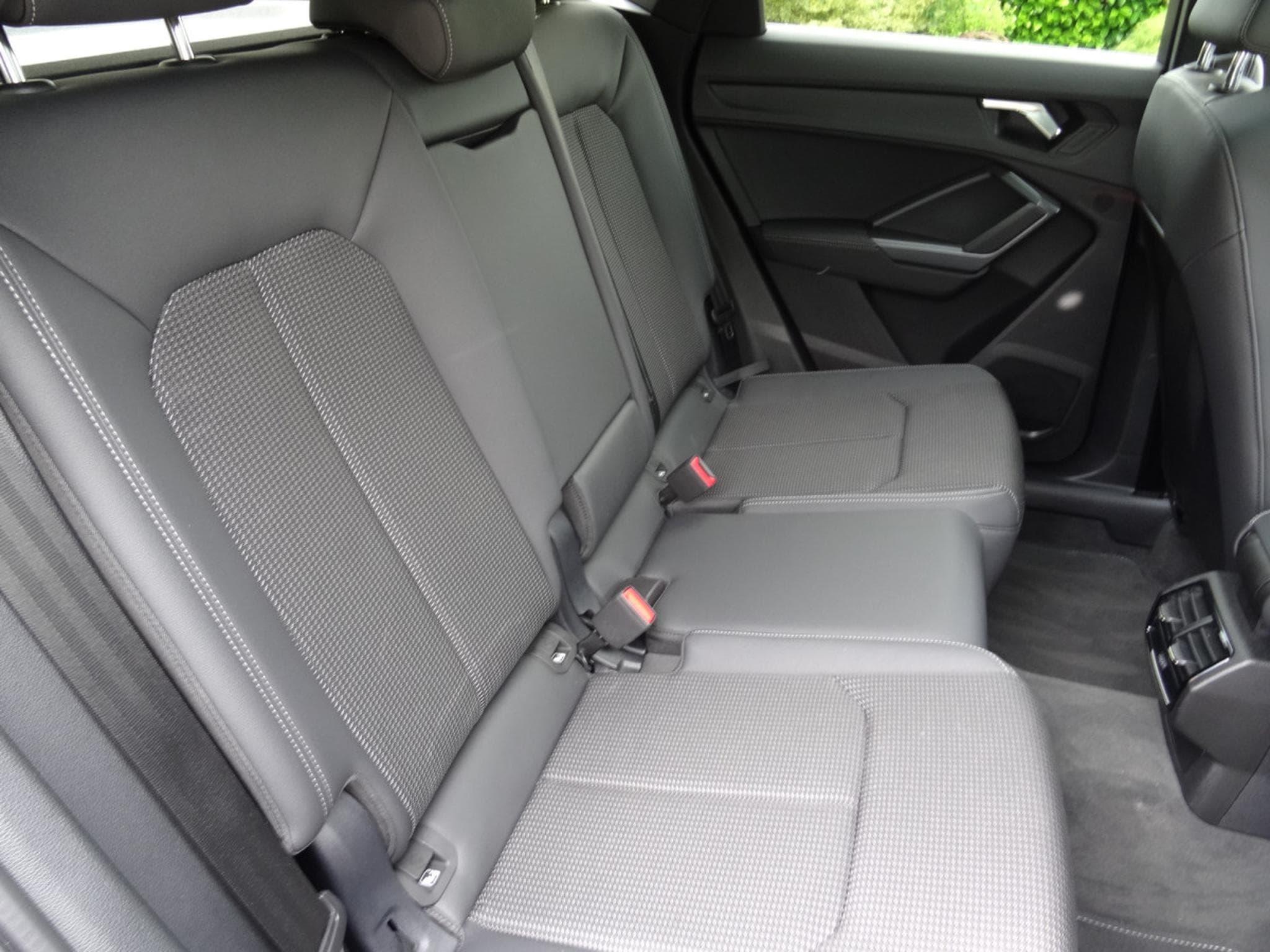 Audi Q3 Sportback S-Line 45 TFSI 245CV quattro S (2025) - Photo 17