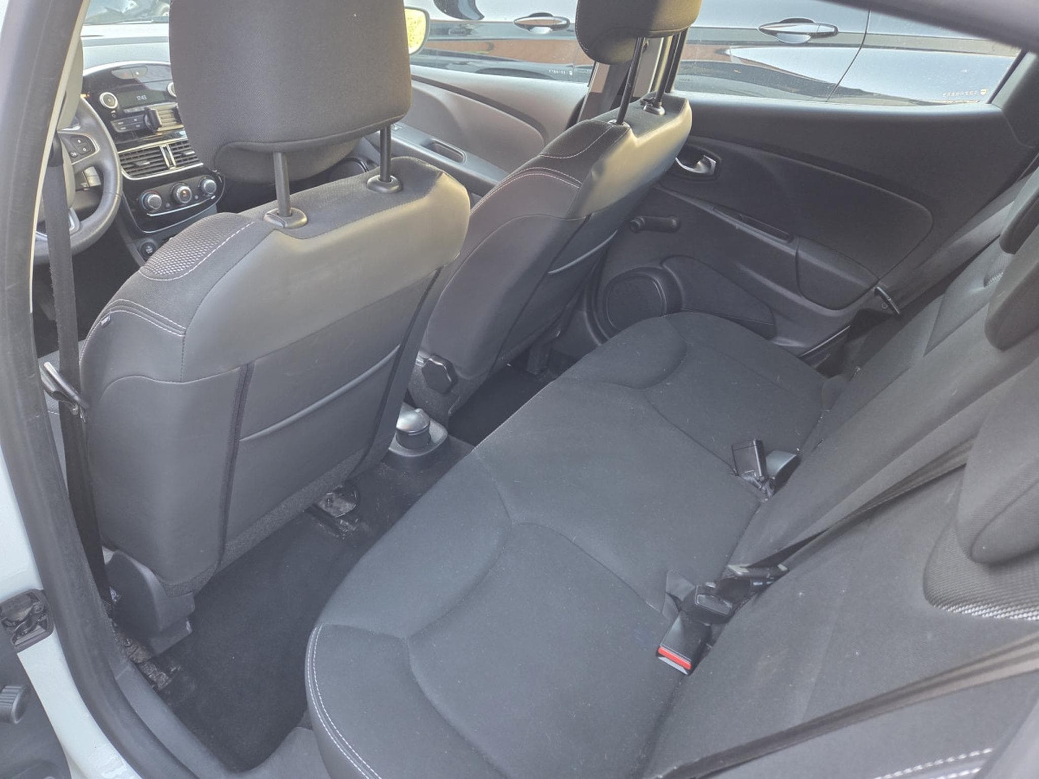 Renault Clio IV TREND ESSENCE (2019) - Photo 13
