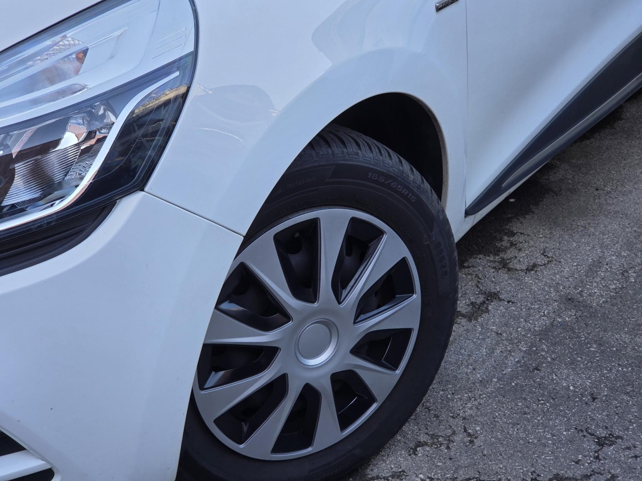 Renault Clio IV TREND ESSENCE (2019) - Photo 3