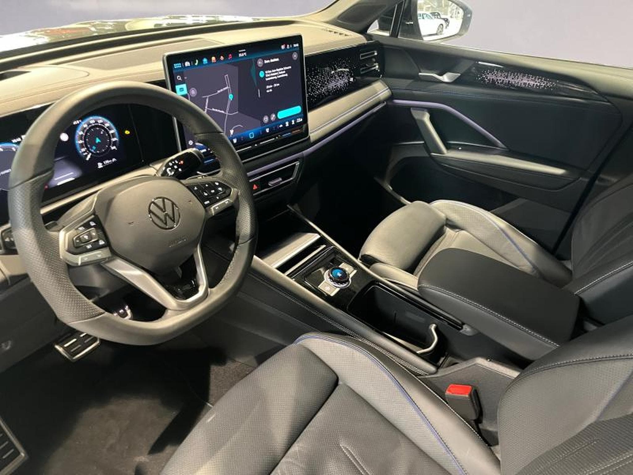 VW Tiguan 2.0 TSI 4Motion R-Line 265 (2025) - Foto 10