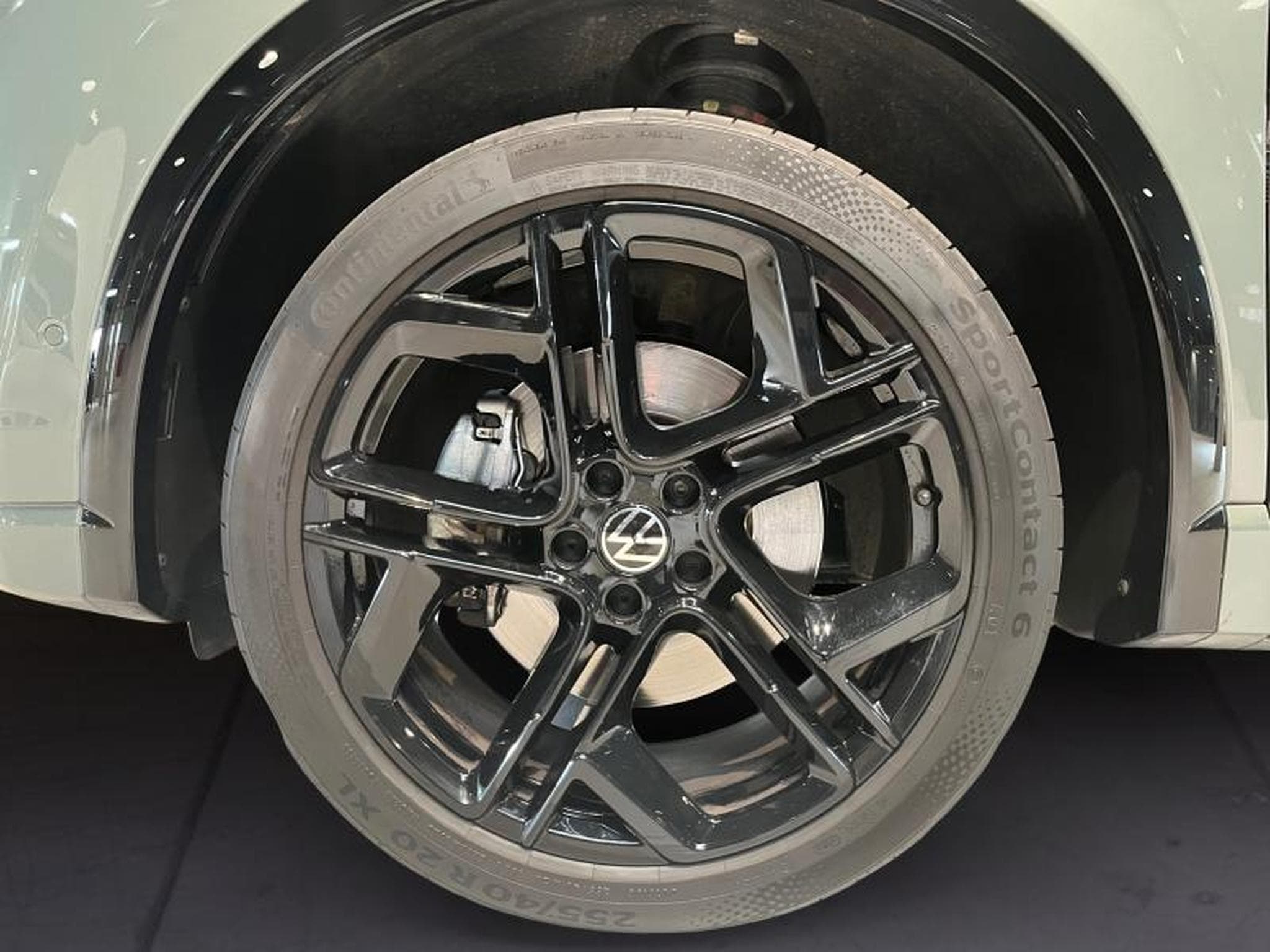 VW Tiguan 2.0 TSI 4Motion R-Line 265 (2025) - Foto 9
