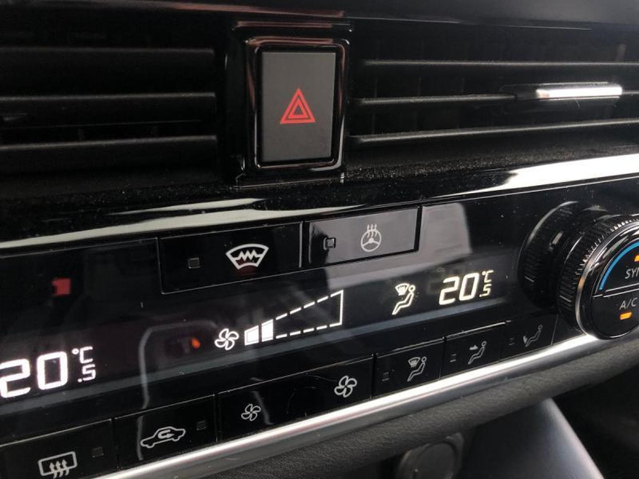 Nissan Qashqai Tekna (2022) - Photo 24