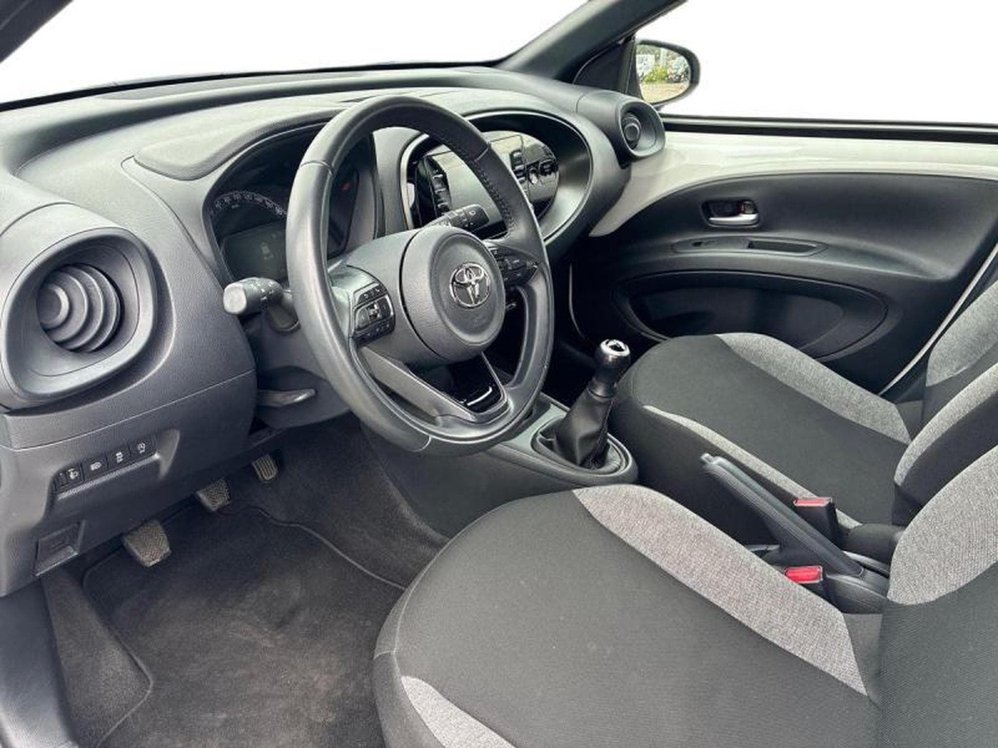 Toyota Aygo X Play (2023) - Photo 7