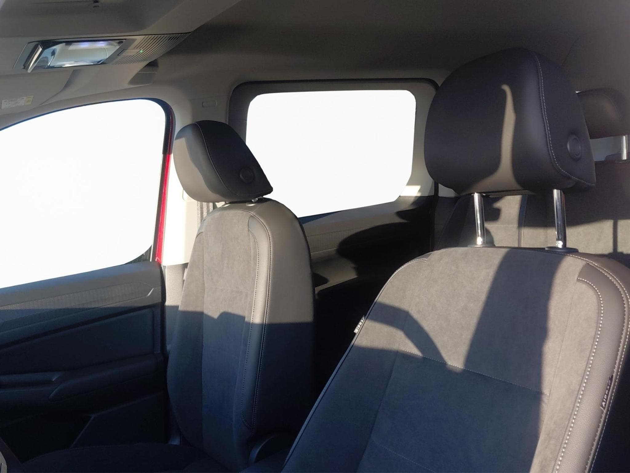 VW Caddy Life Maxi (2026) - Foto 8