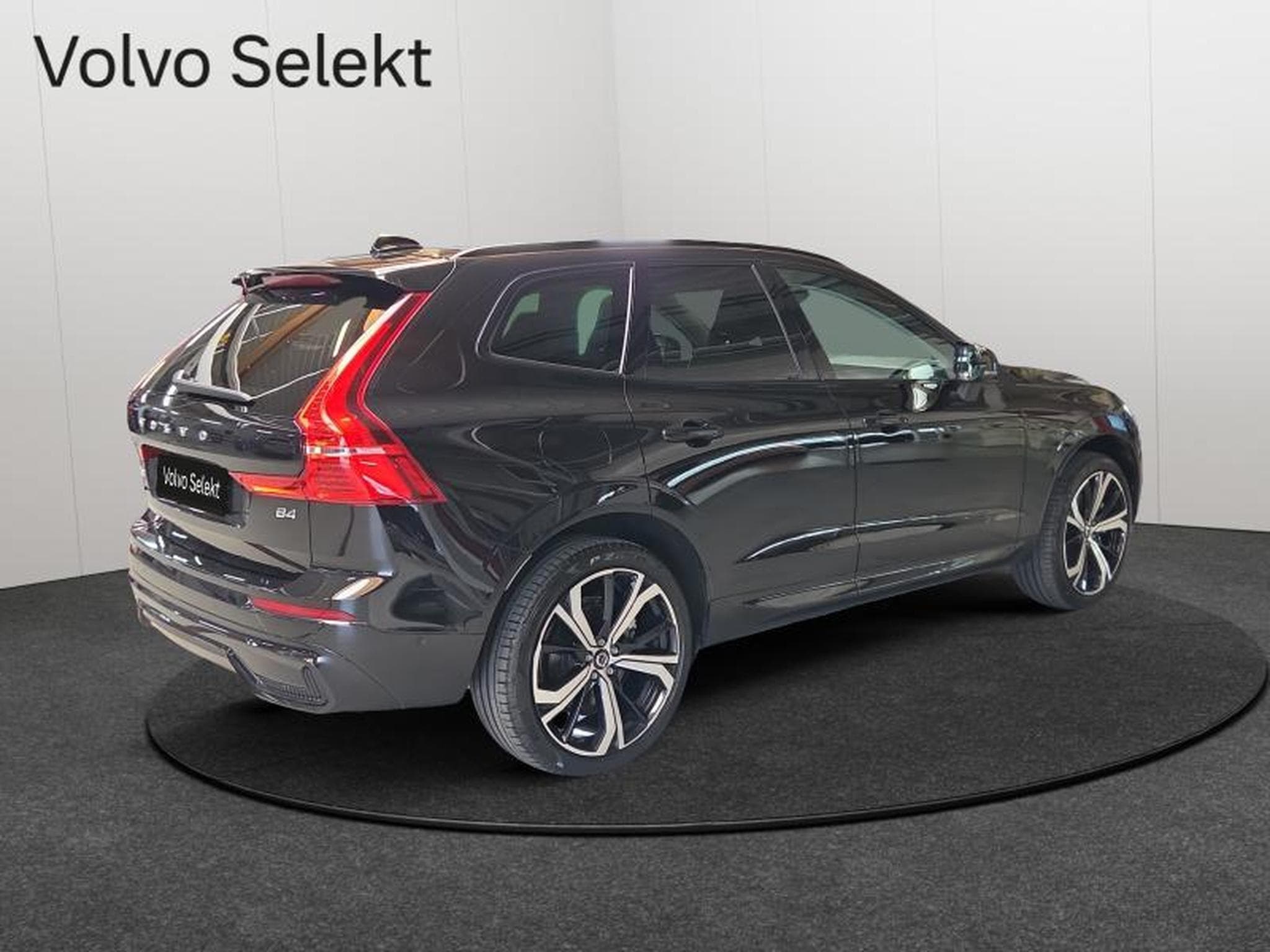Volvo XC60 B4 Plus Dark / Essence (2024) - Photo 16