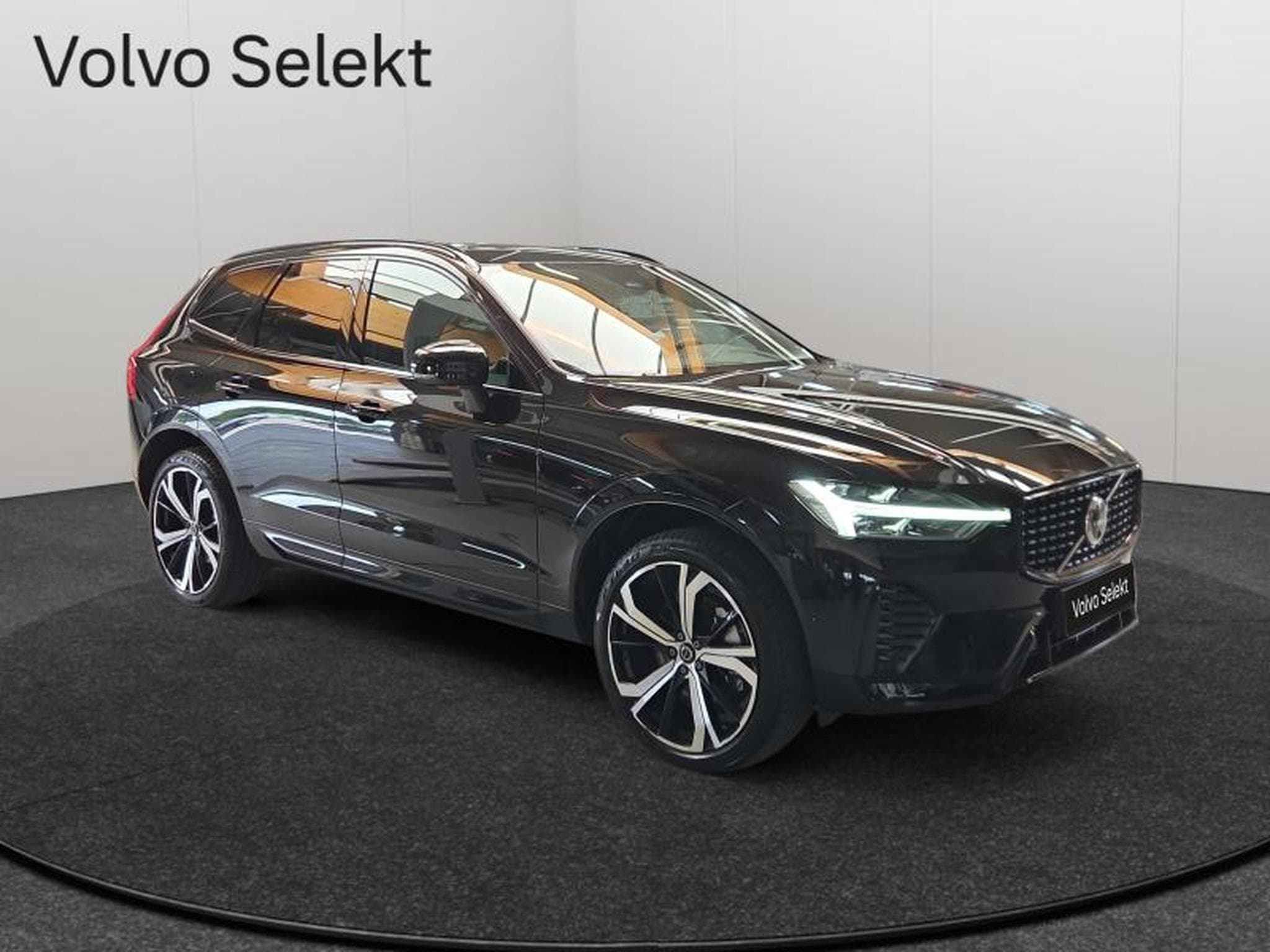 Volvo XC60 B4 Plus Dark / Essence (2024) - Photo 18