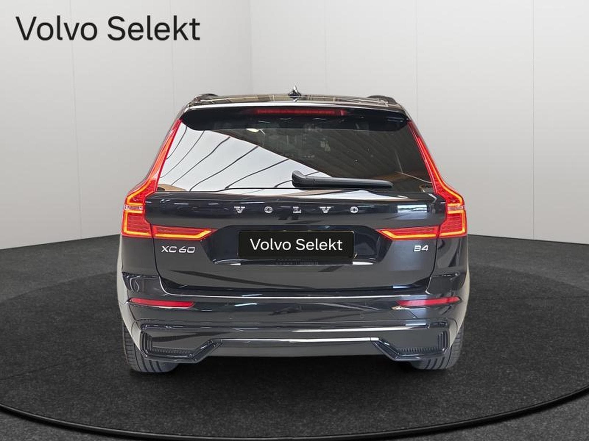 Volvo XC60 B4 Plus Dark / Essence (2024) - Photo 5