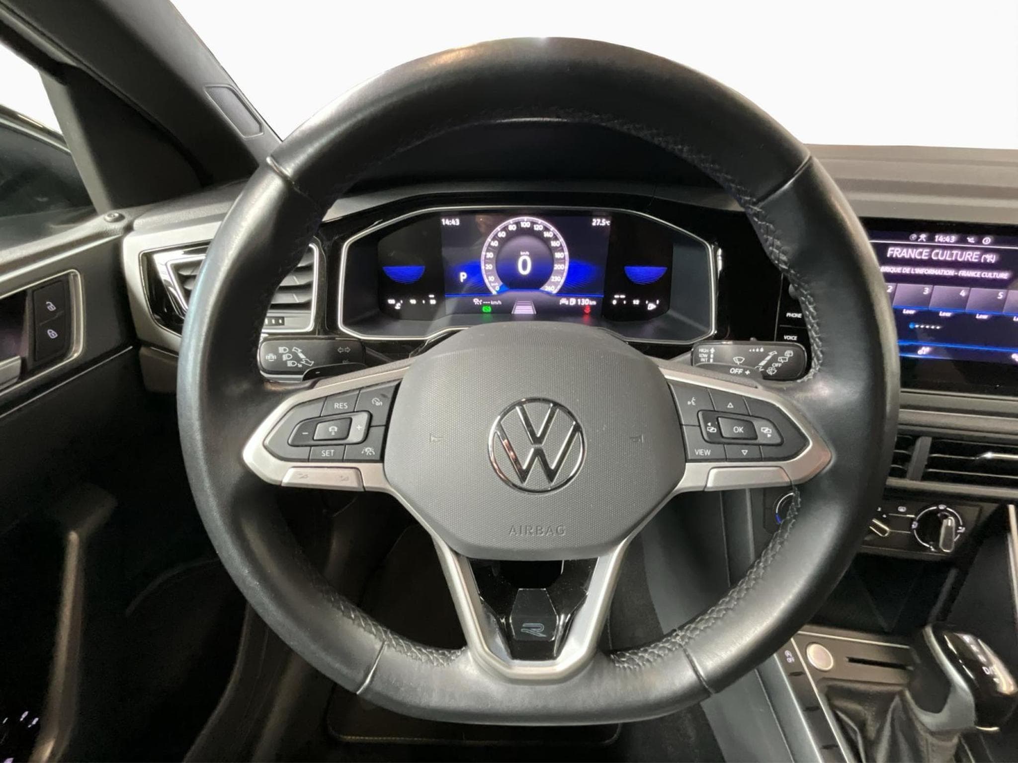 VW Taigo R-Line+DSG+Black-Style+Keyless+AHK (2023) - Foto 10