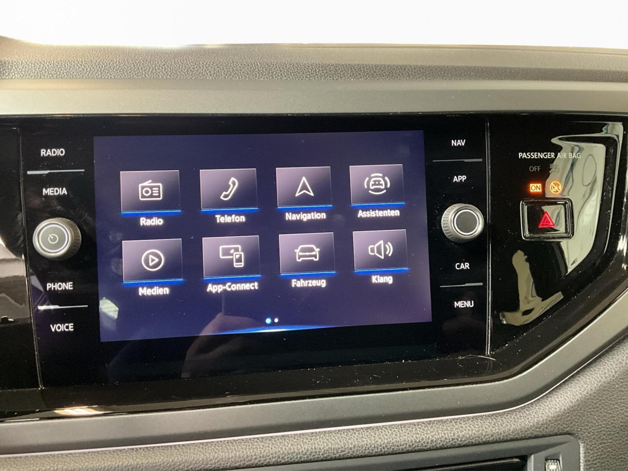 VW Taigo R-Line+DSG+Black-Style+Keyless+AHK (2023) - Foto 13