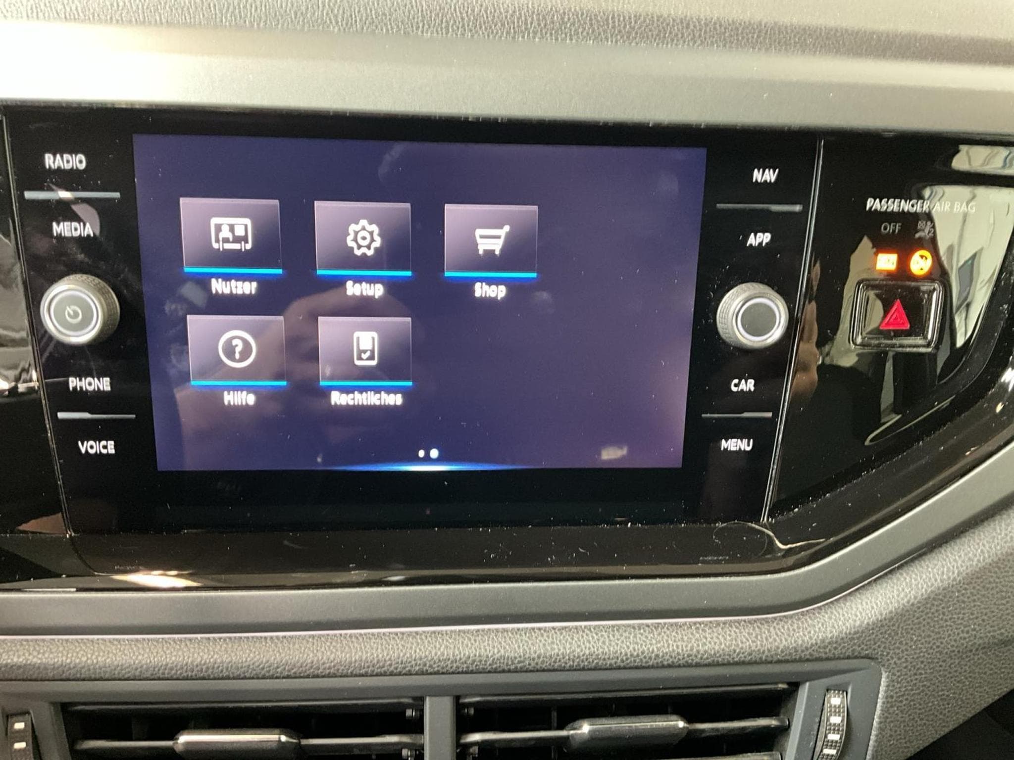VW Taigo R-Line+DSG+Black-Style+Keyless+AHK (2023) - Foto 18