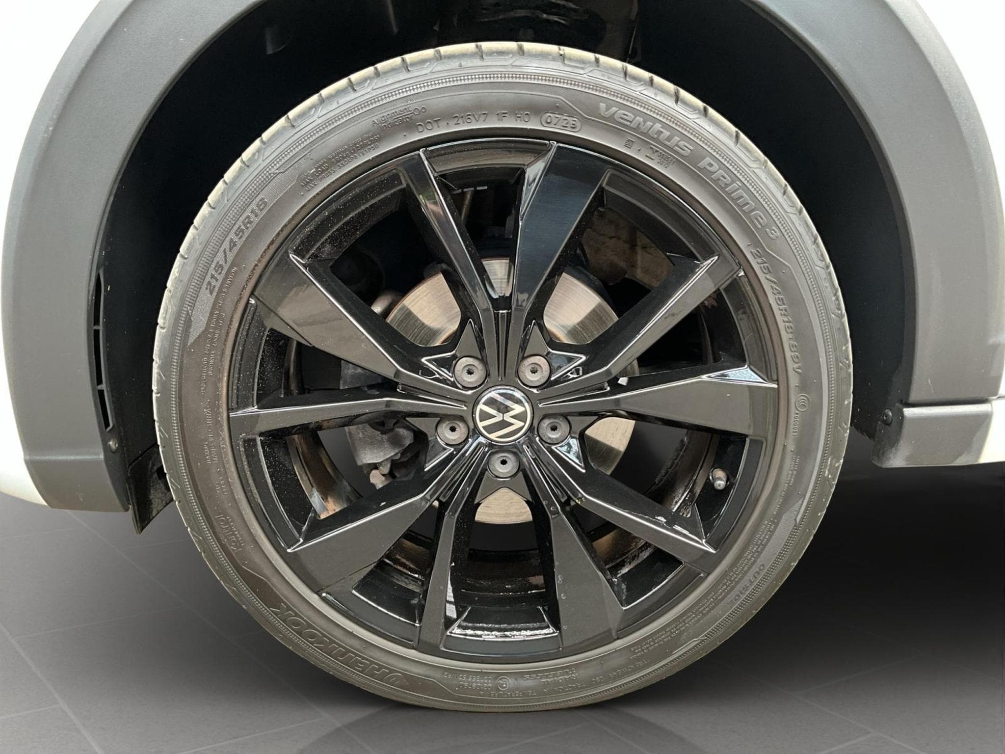 VW Taigo R-Line+DSG+Black-Style+Keyless+AHK (2023) - Foto 8