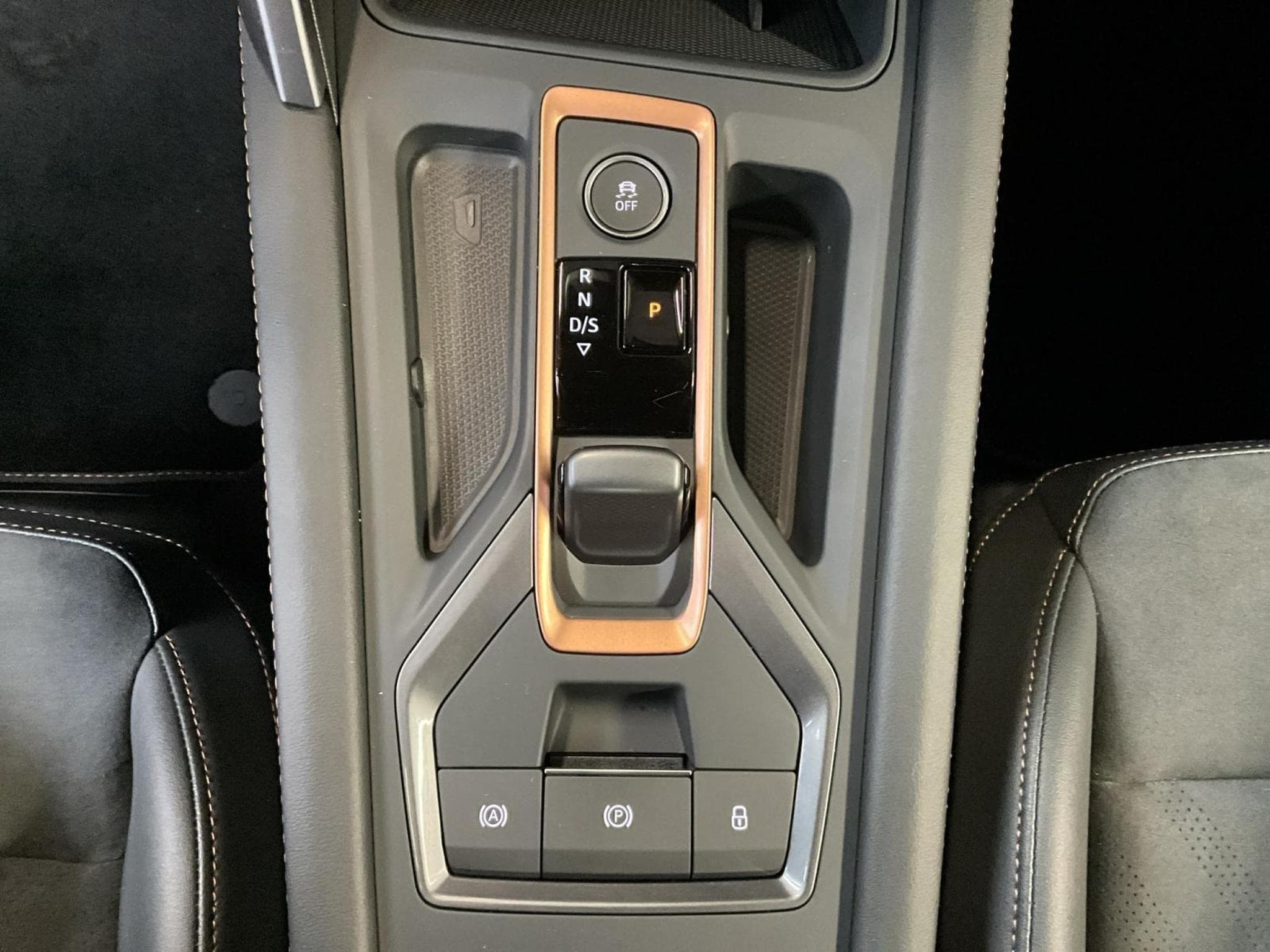 Cupra Leon DSG+Dinamica+Pure-Perf.+Skyline+Int.-Drive (2025) - Photo 12