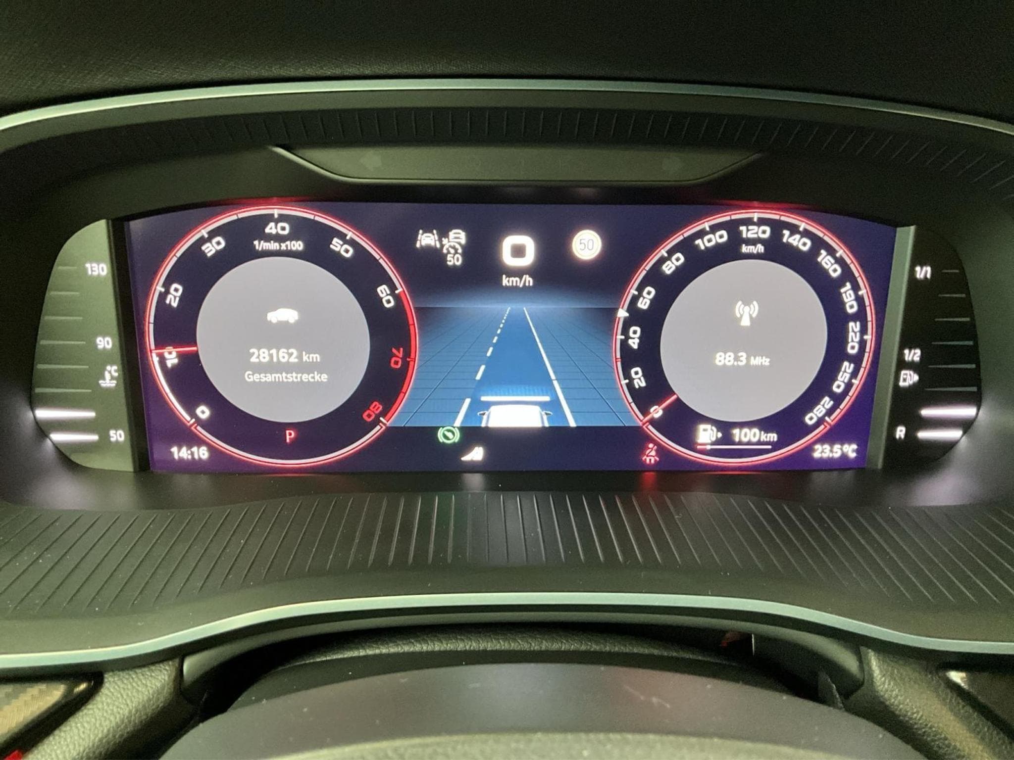 Skoda Octavia Combi+RS+DSG+SUEDIA+Pano+360+AHK (2025) - Photo 11