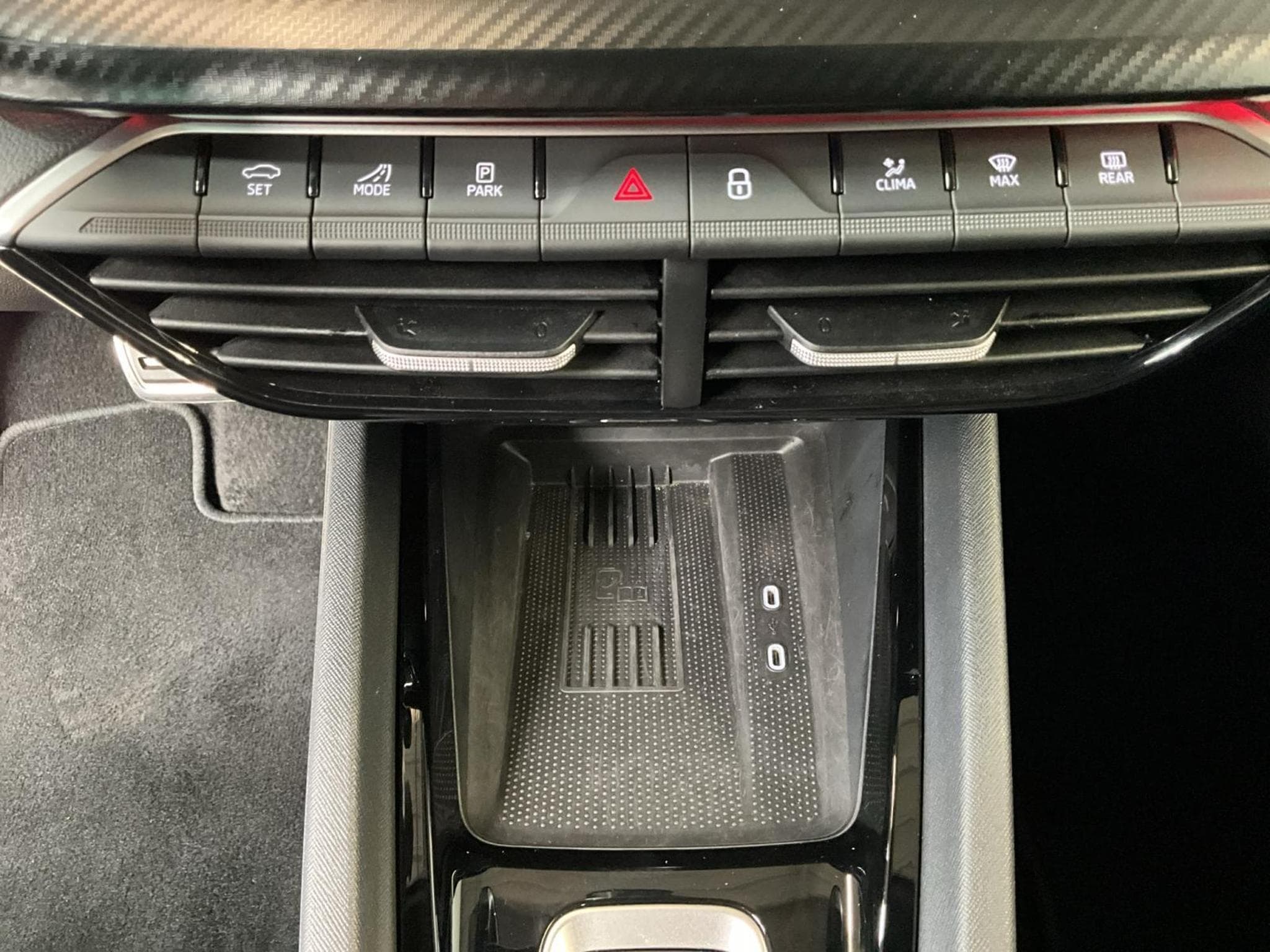 Skoda Octavia Combi+RS+DSG+SUEDIA+Pano+360+AHK (2025) - Photo 22