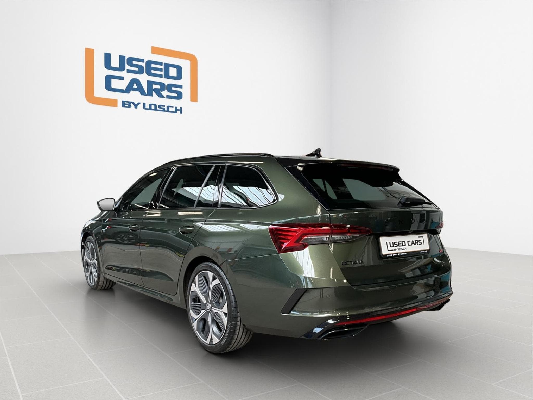Skoda Octavia Combi+RS+DSG+SUEDIA+Pano+360+AHK (2025) - Photo 6